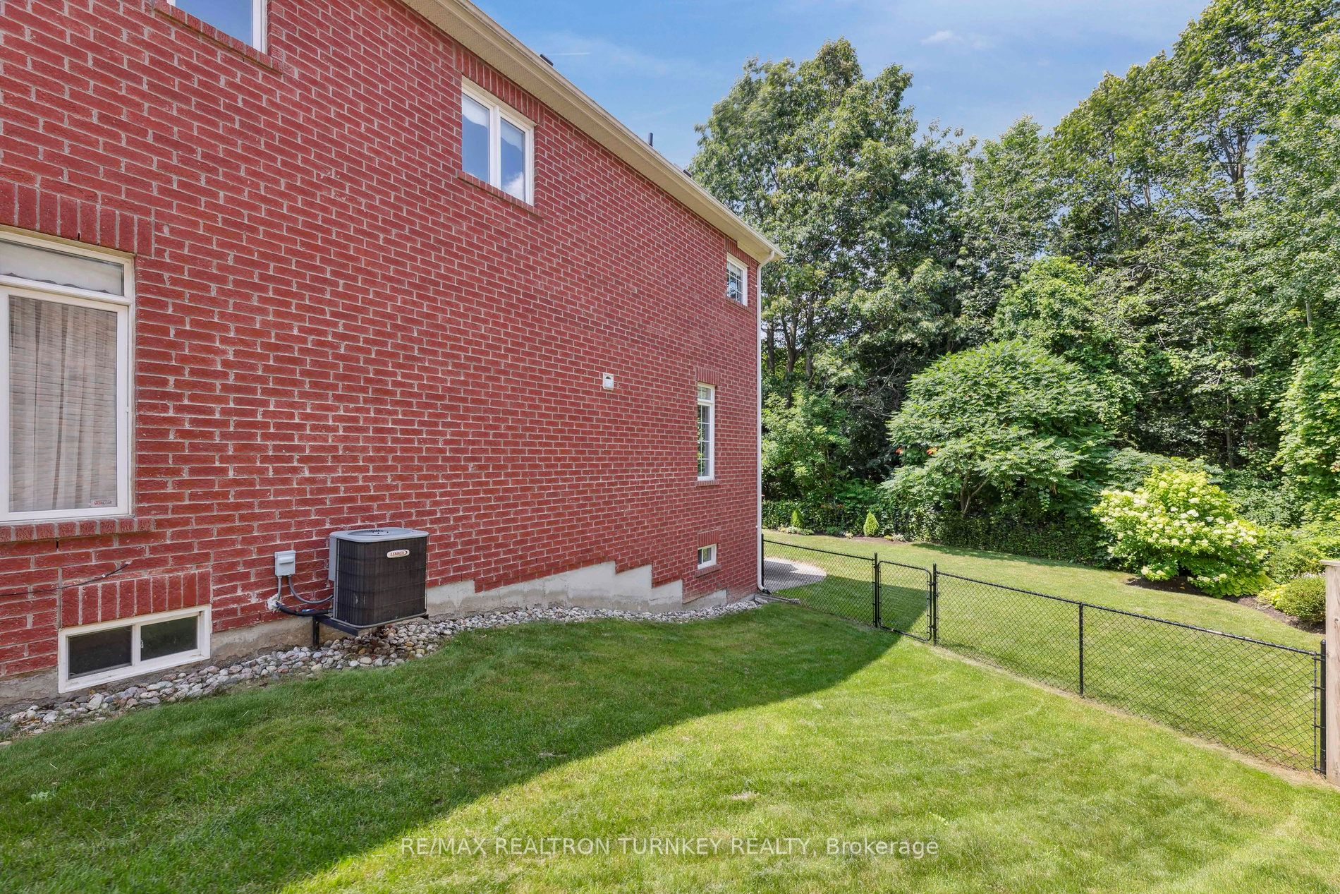 121 Rivers Edge Place