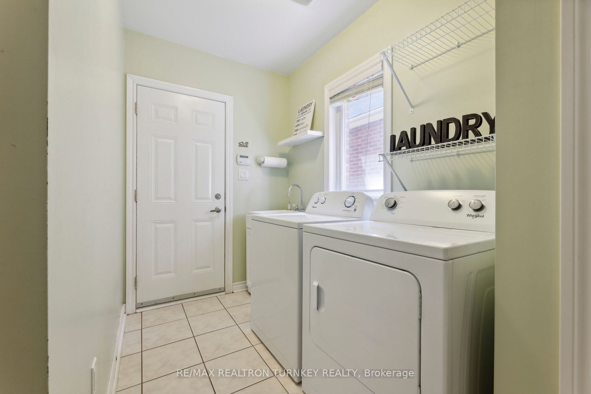 121 Rivers Edge Place