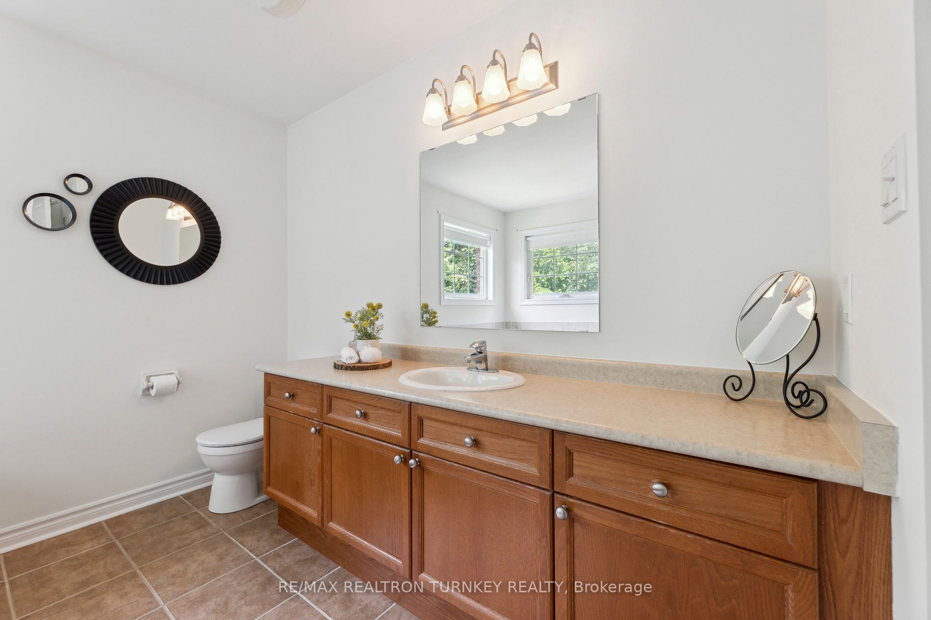 121 Rivers Edge Place