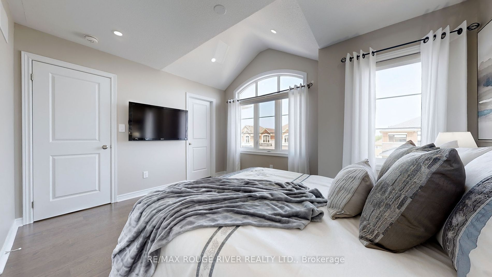 2620 Cerise Manor
