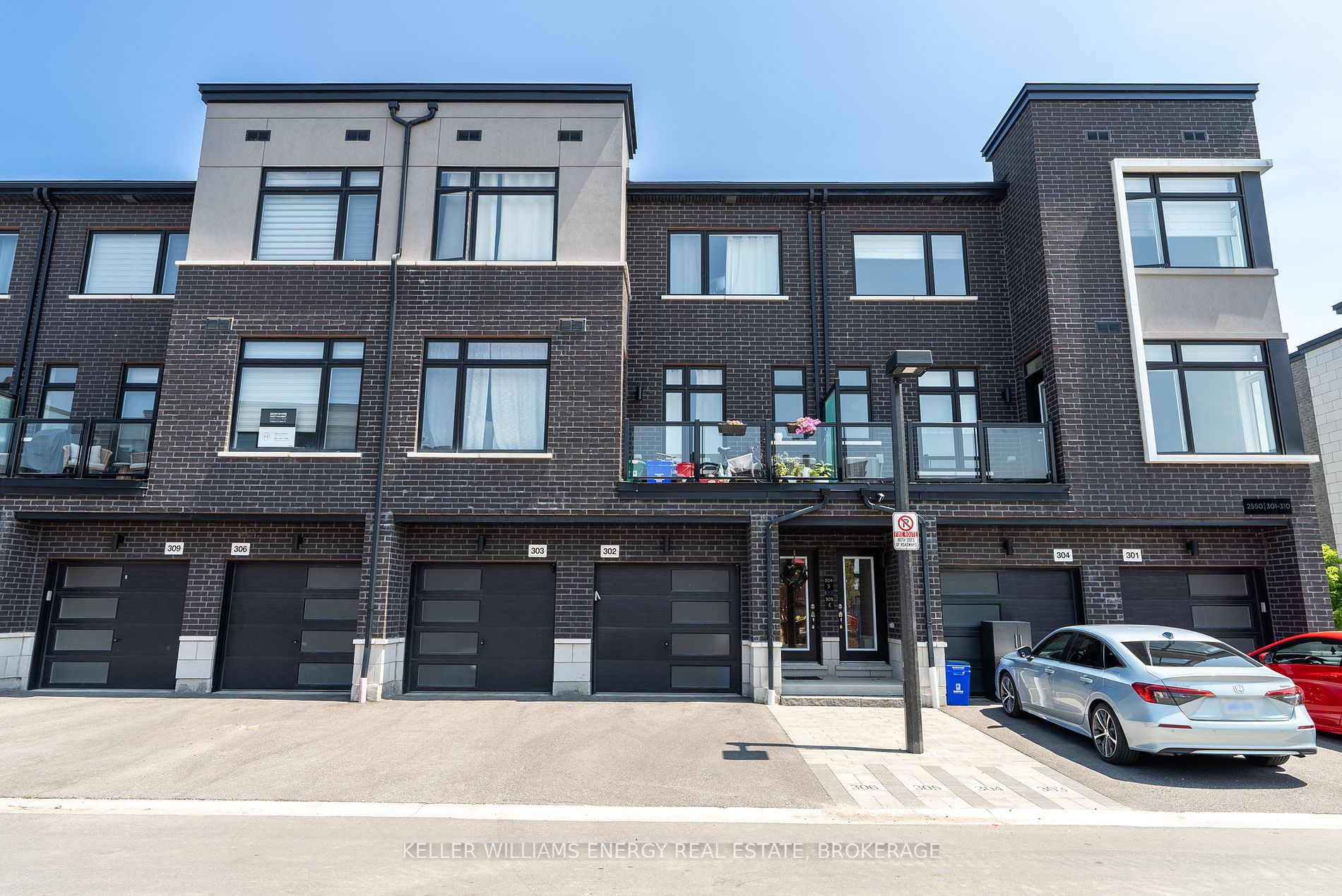2550 Castlegate Crossing, #302