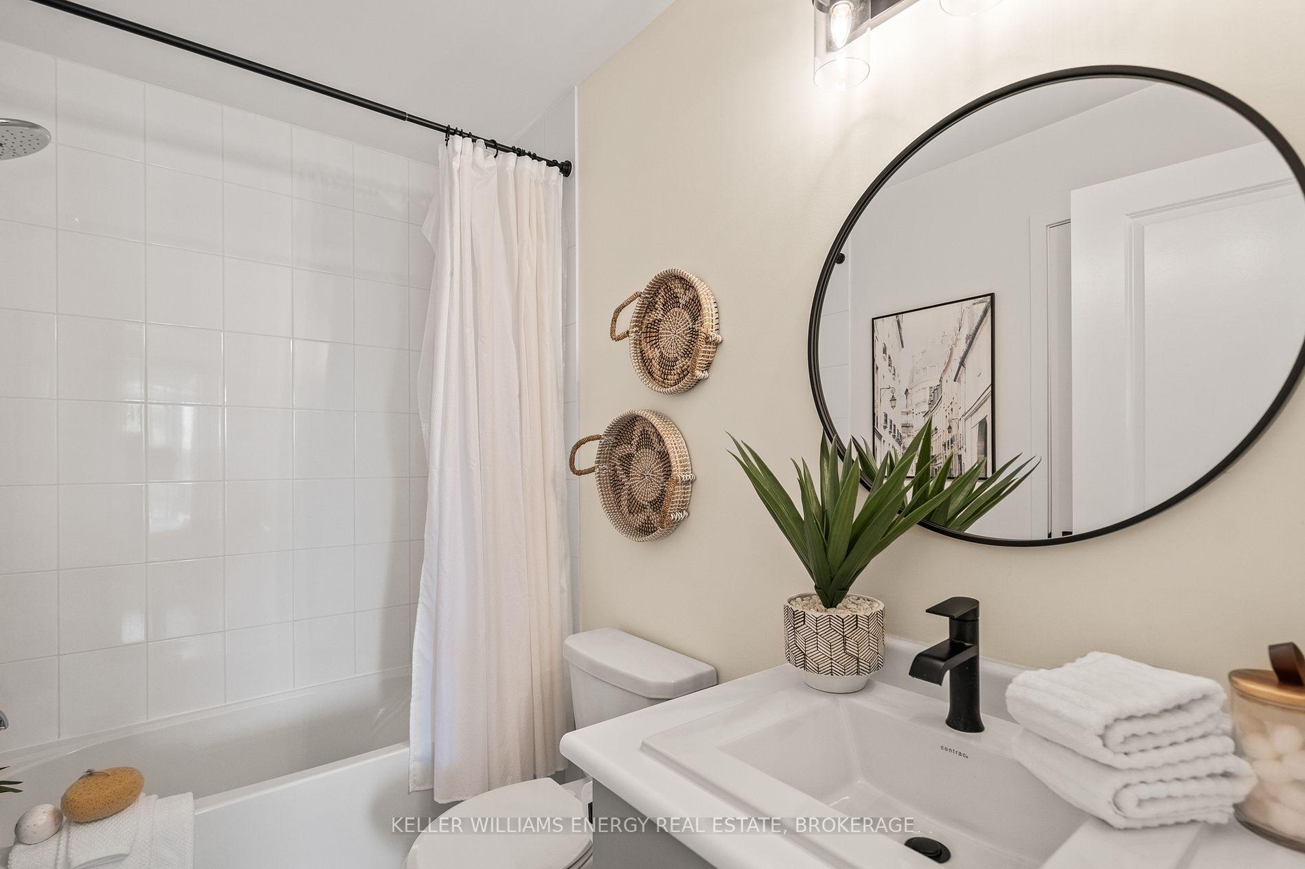 2550 Castlegate Crossing, #302