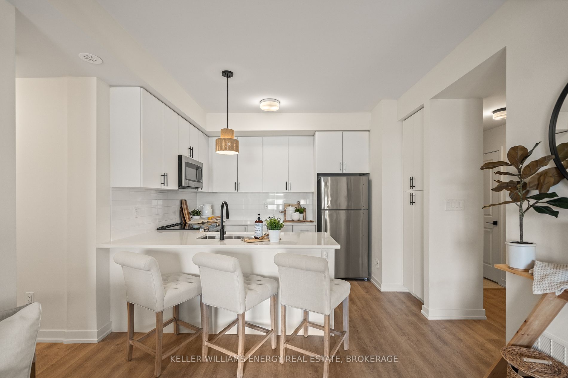 2550 Castlegate Crossing, #302