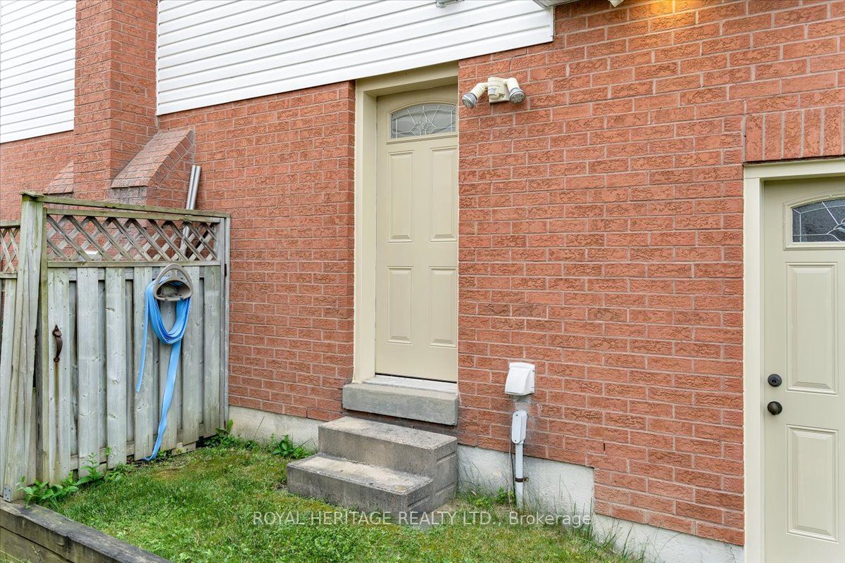 107 Clayton Crescent
