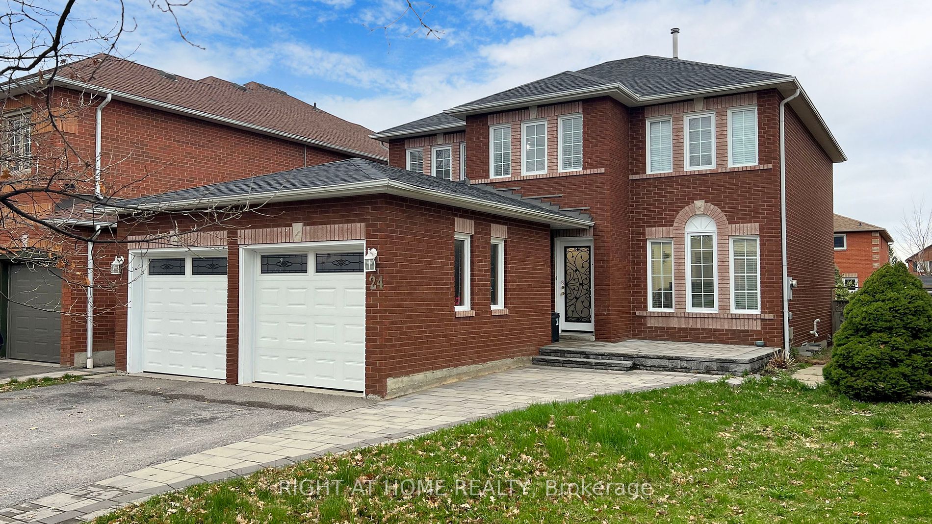 24 Holmes Crescent