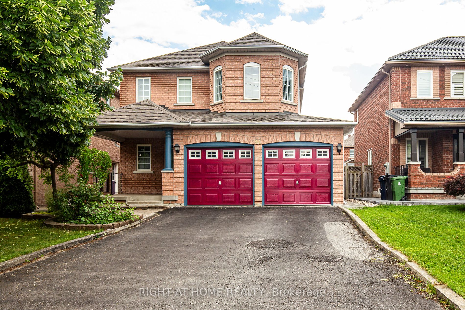 44 Candlebrook Crescent