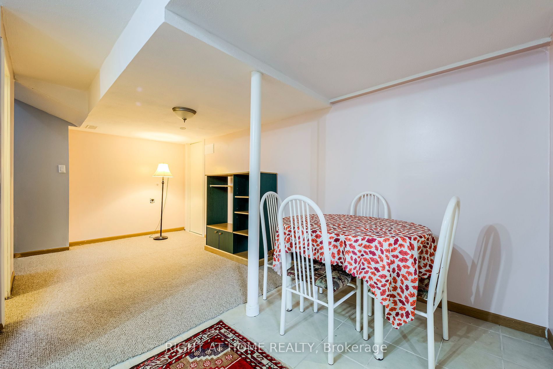 44 Candlebrook Crescent