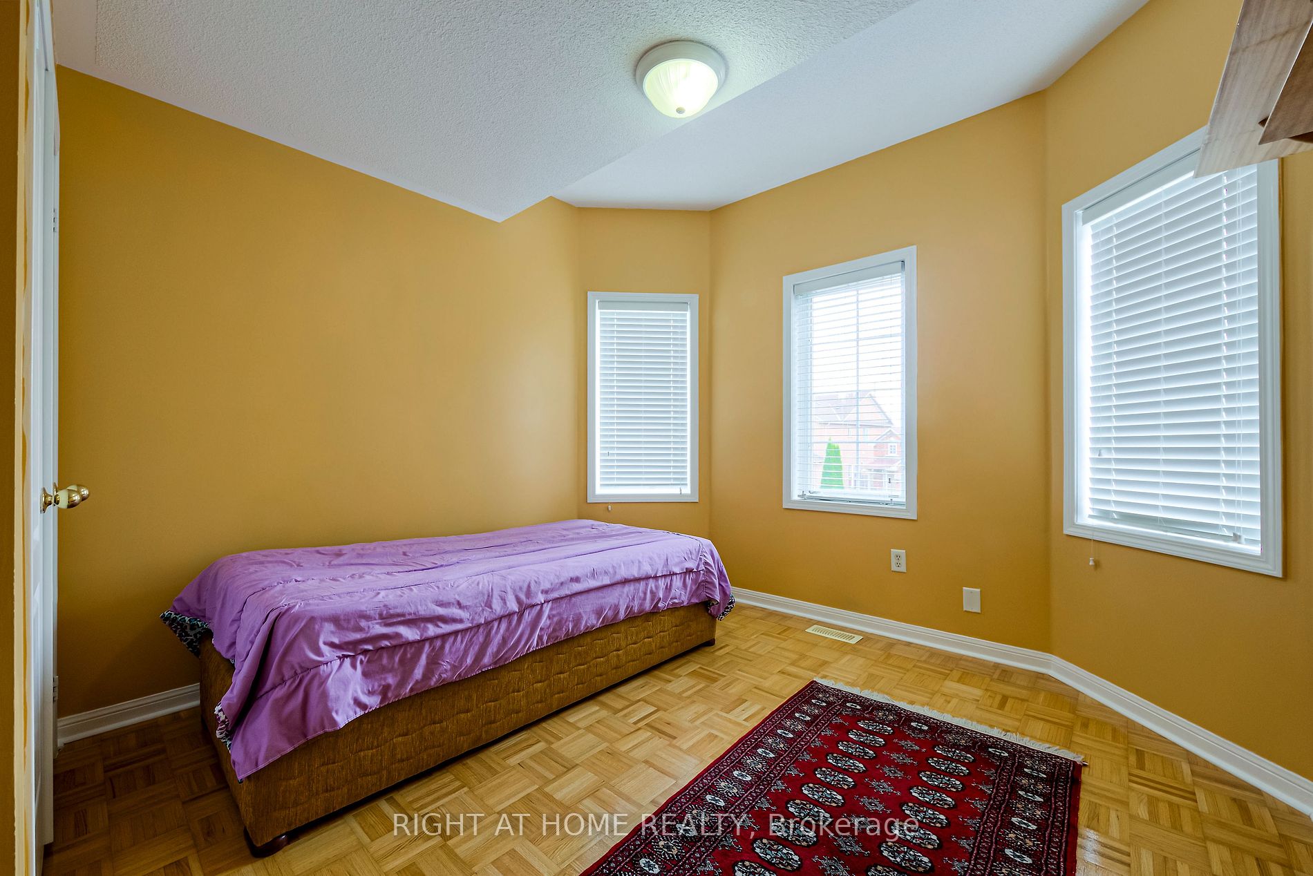 44 Candlebrook Crescent