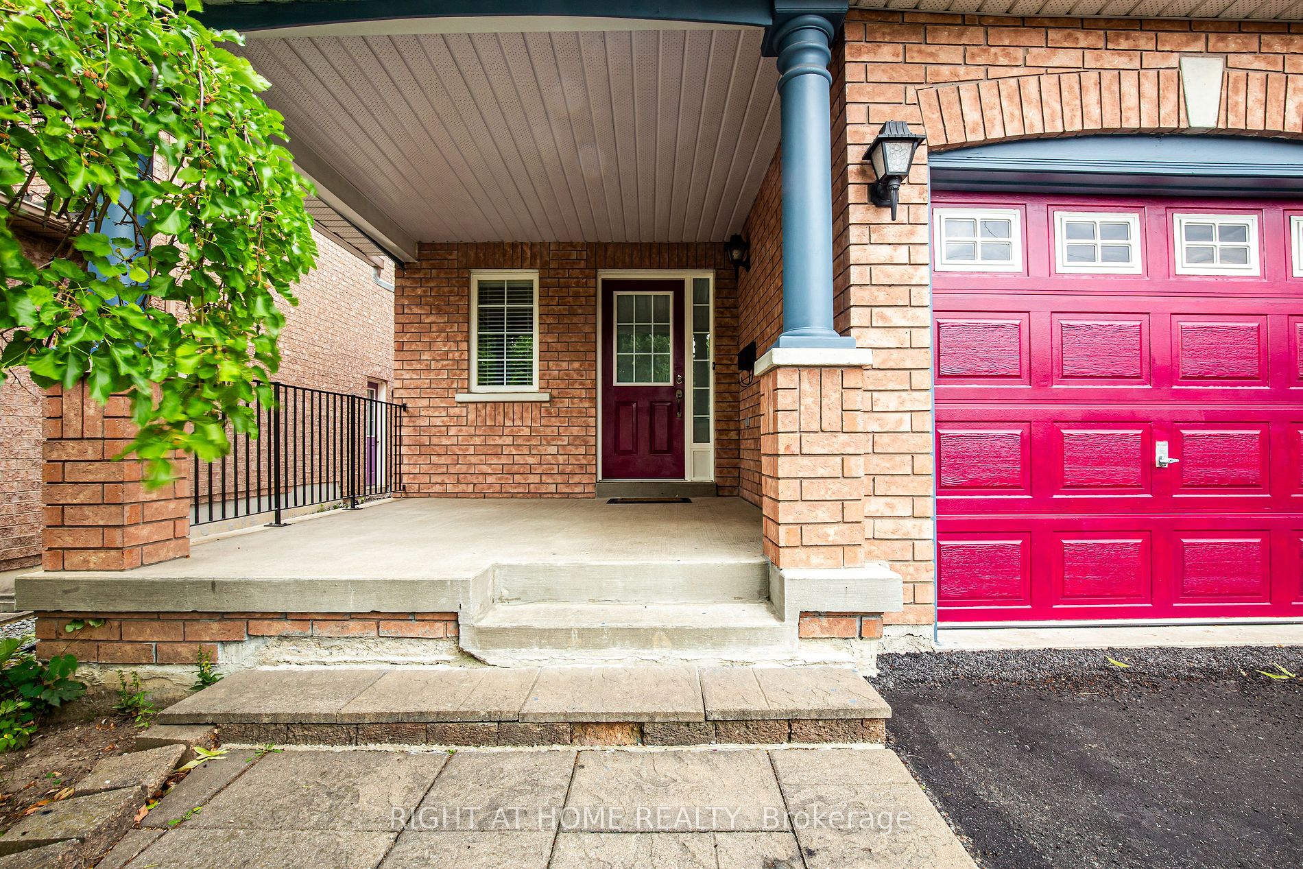 44 Candlebrook Crescent