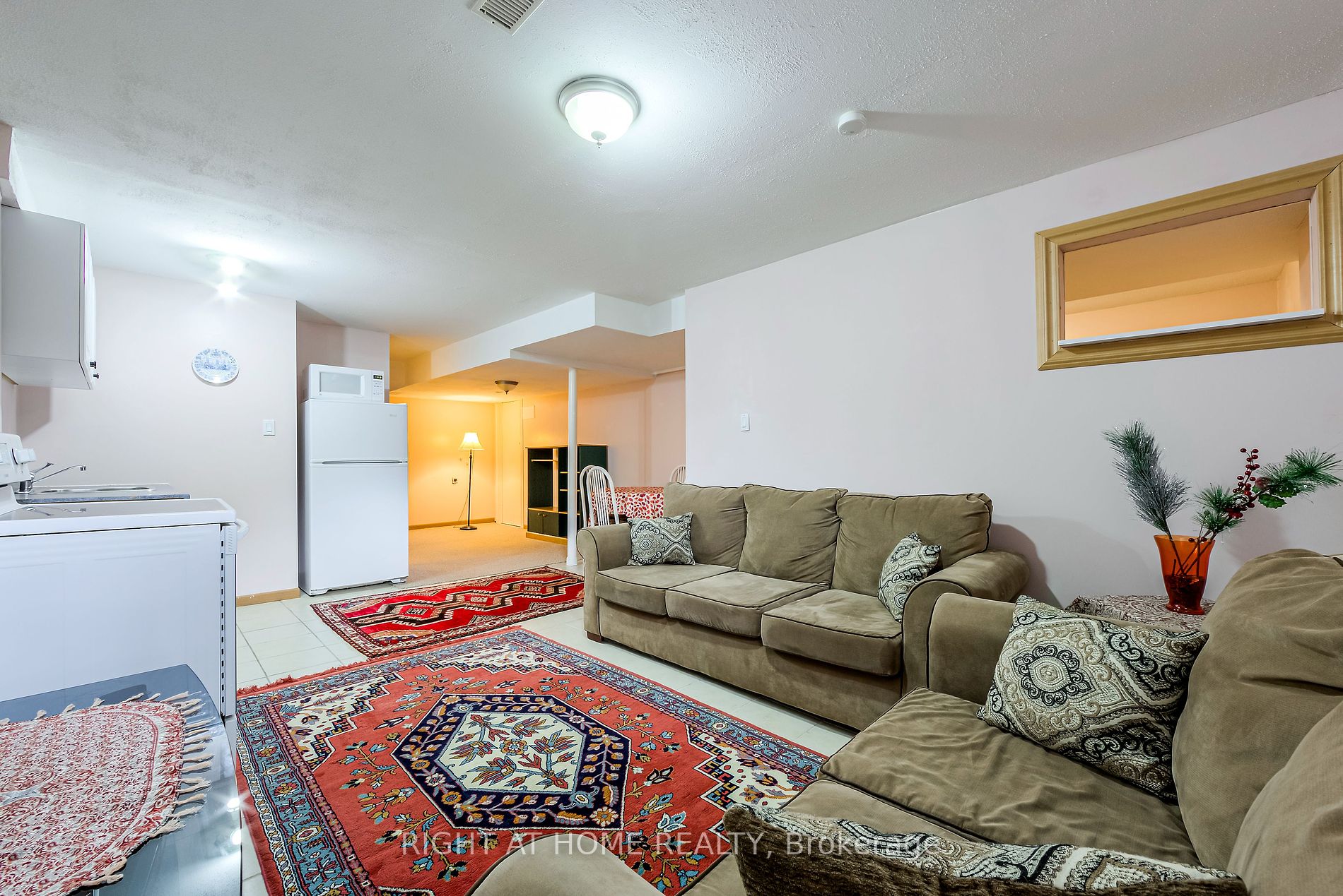 44 Candlebrook Crescent