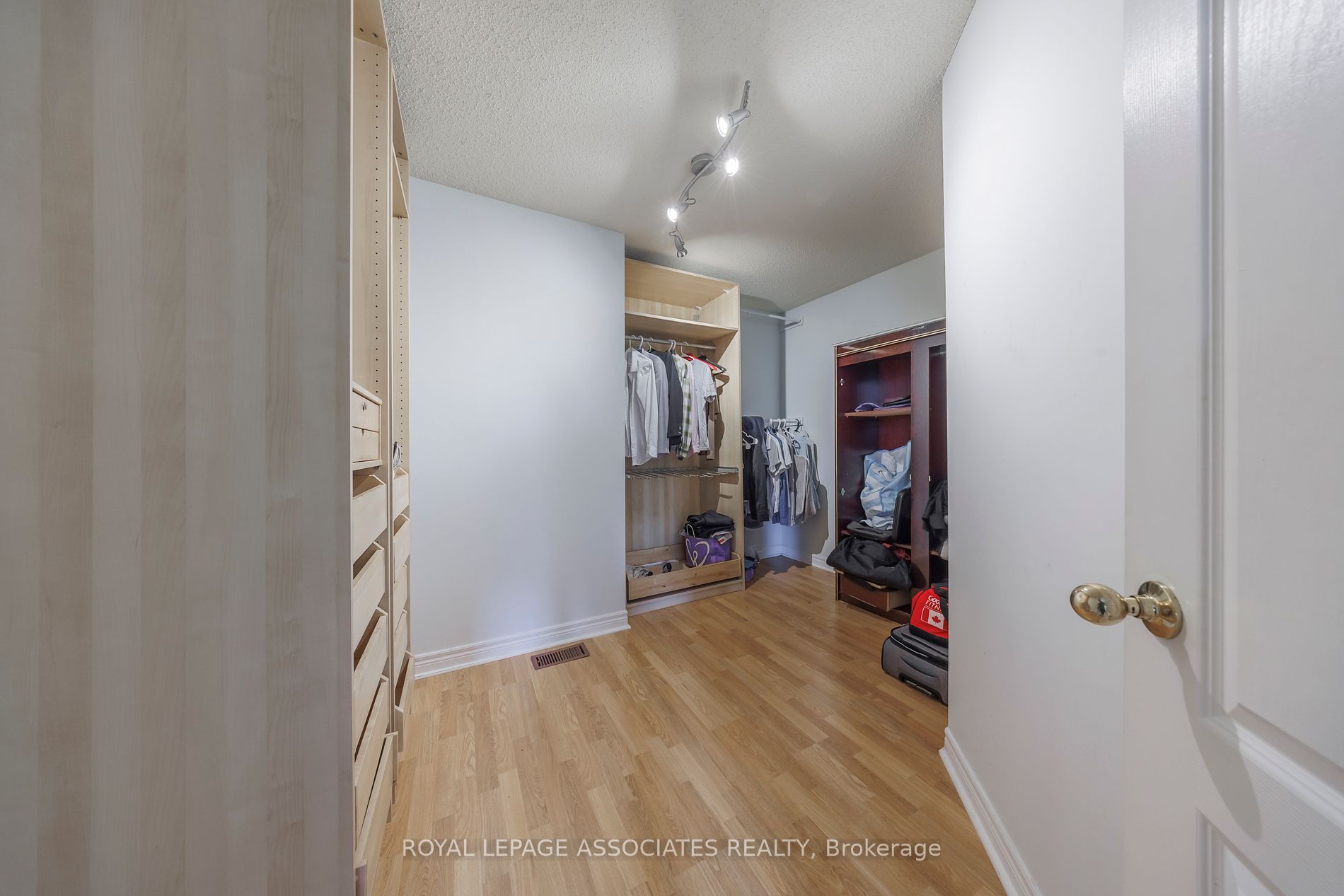 36 Goodhart Cres