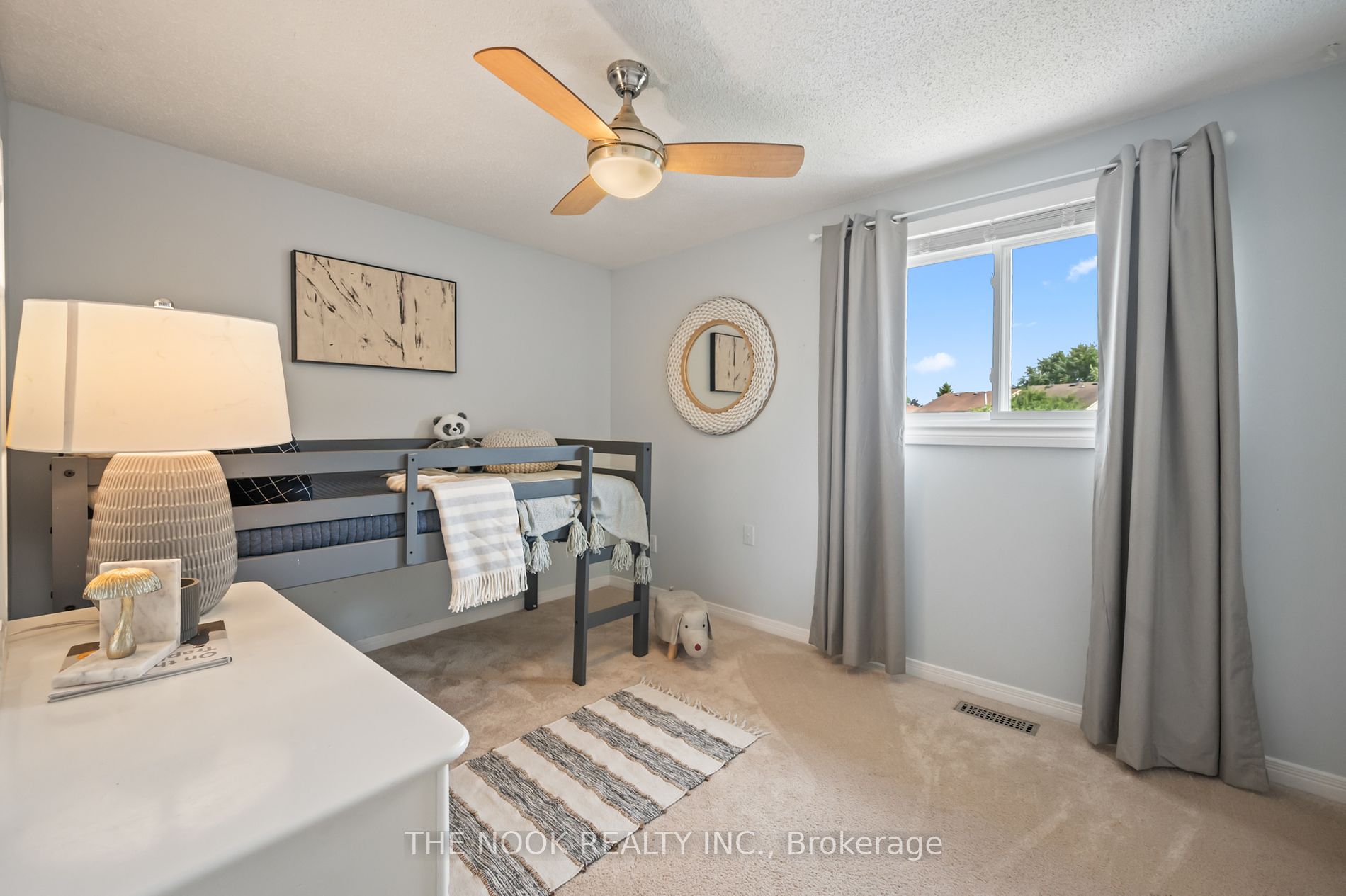 150 Sandringham Dr