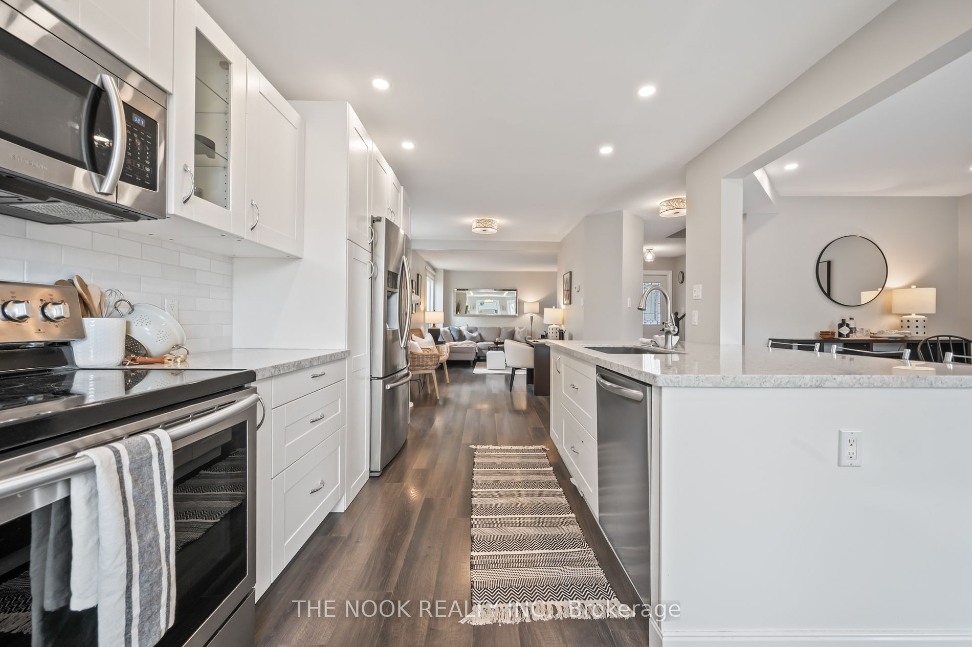 150 Sandringham Dr