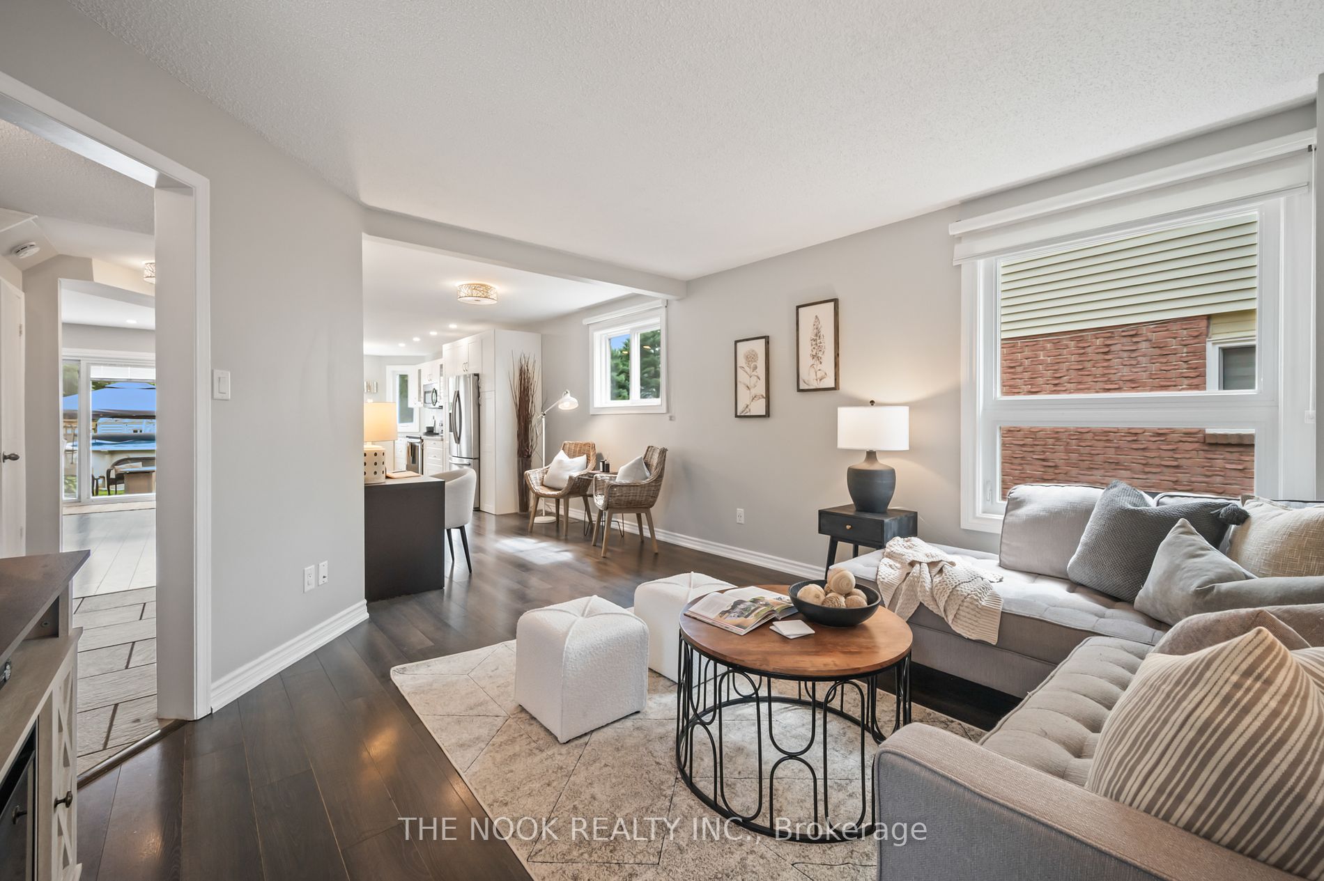 150 Sandringham Dr