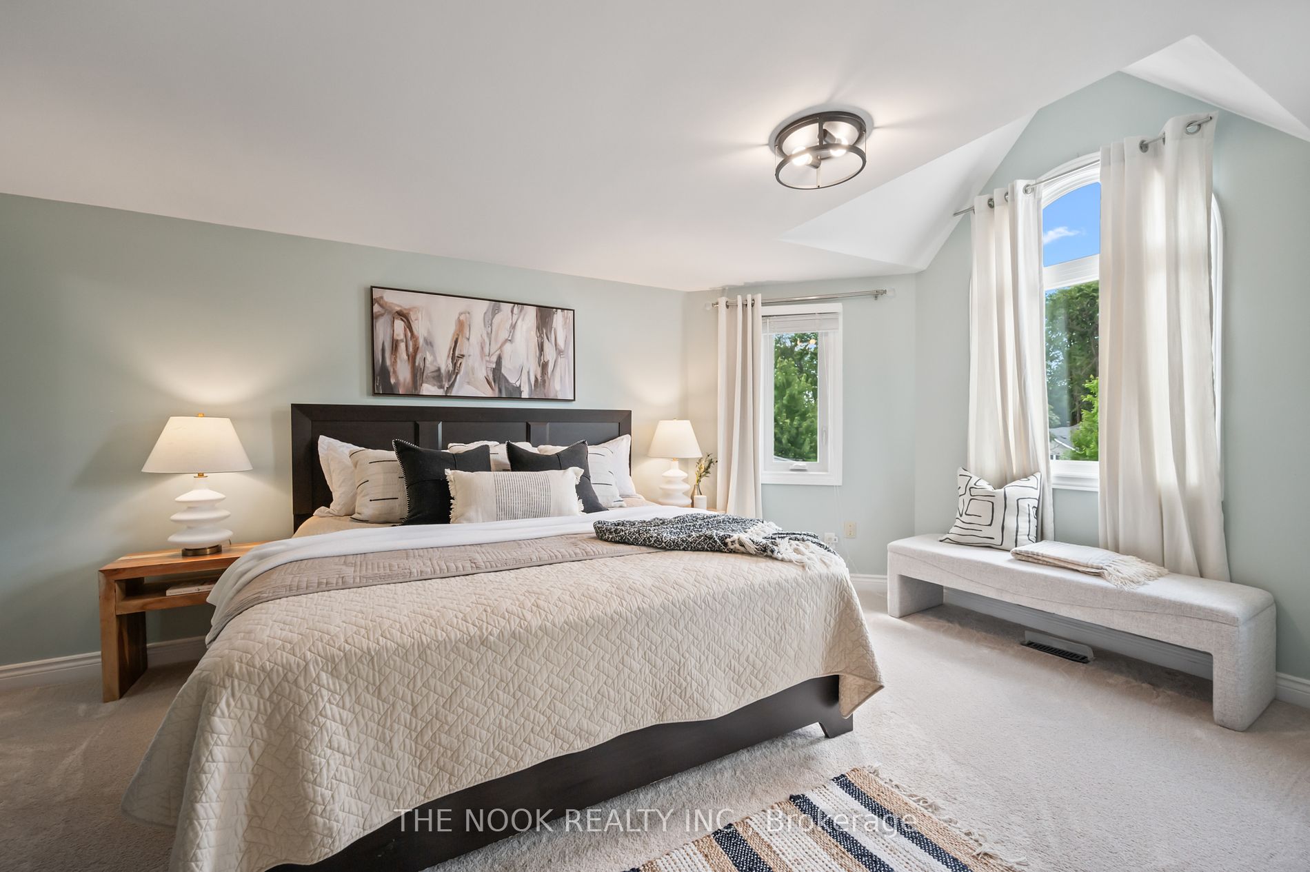 150 Sandringham Dr
