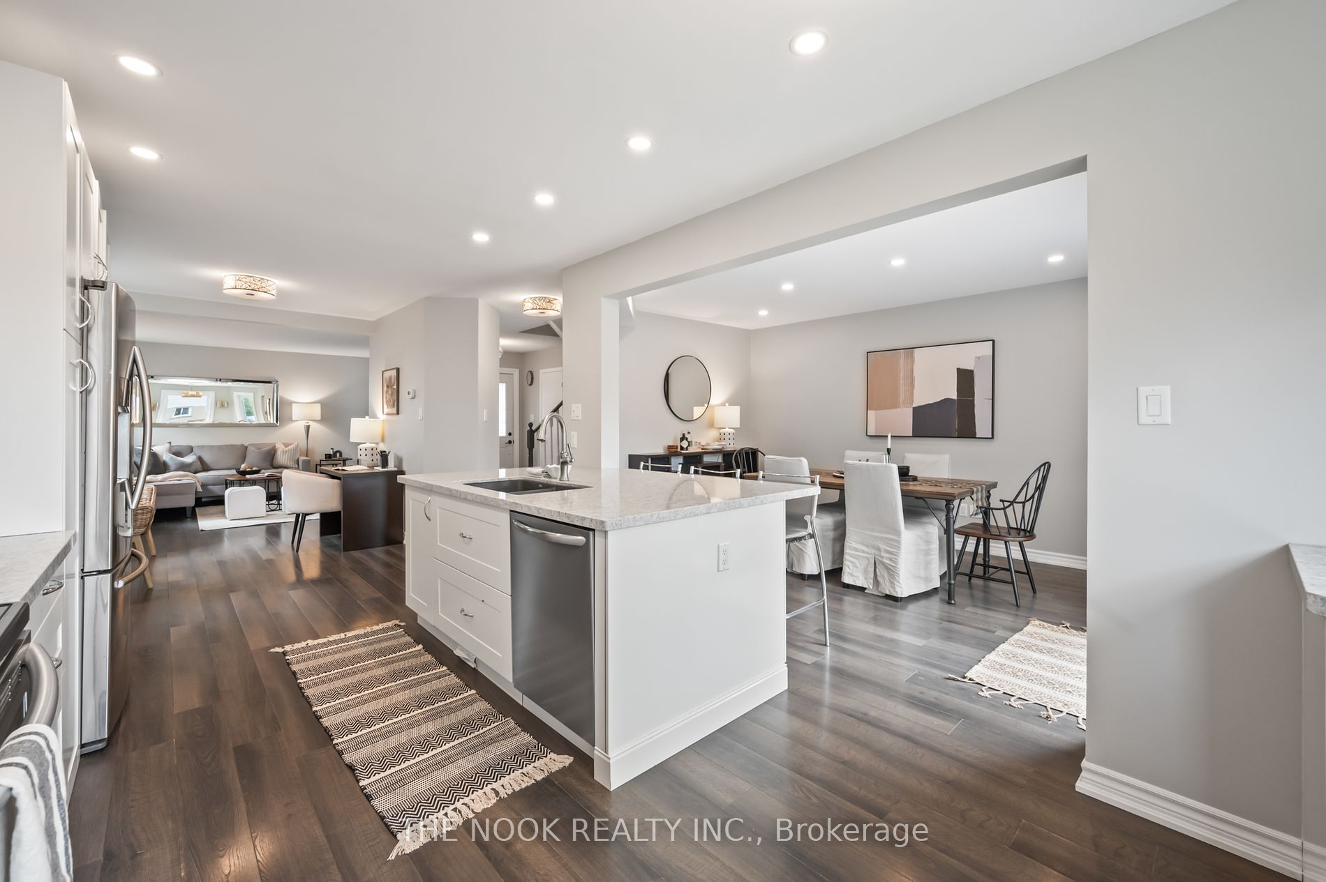 150 Sandringham Dr