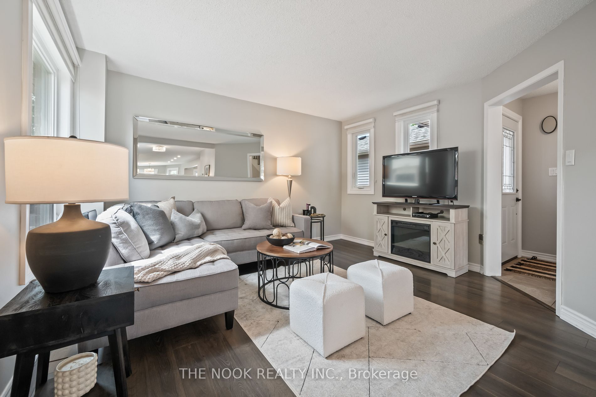 150 Sandringham Dr