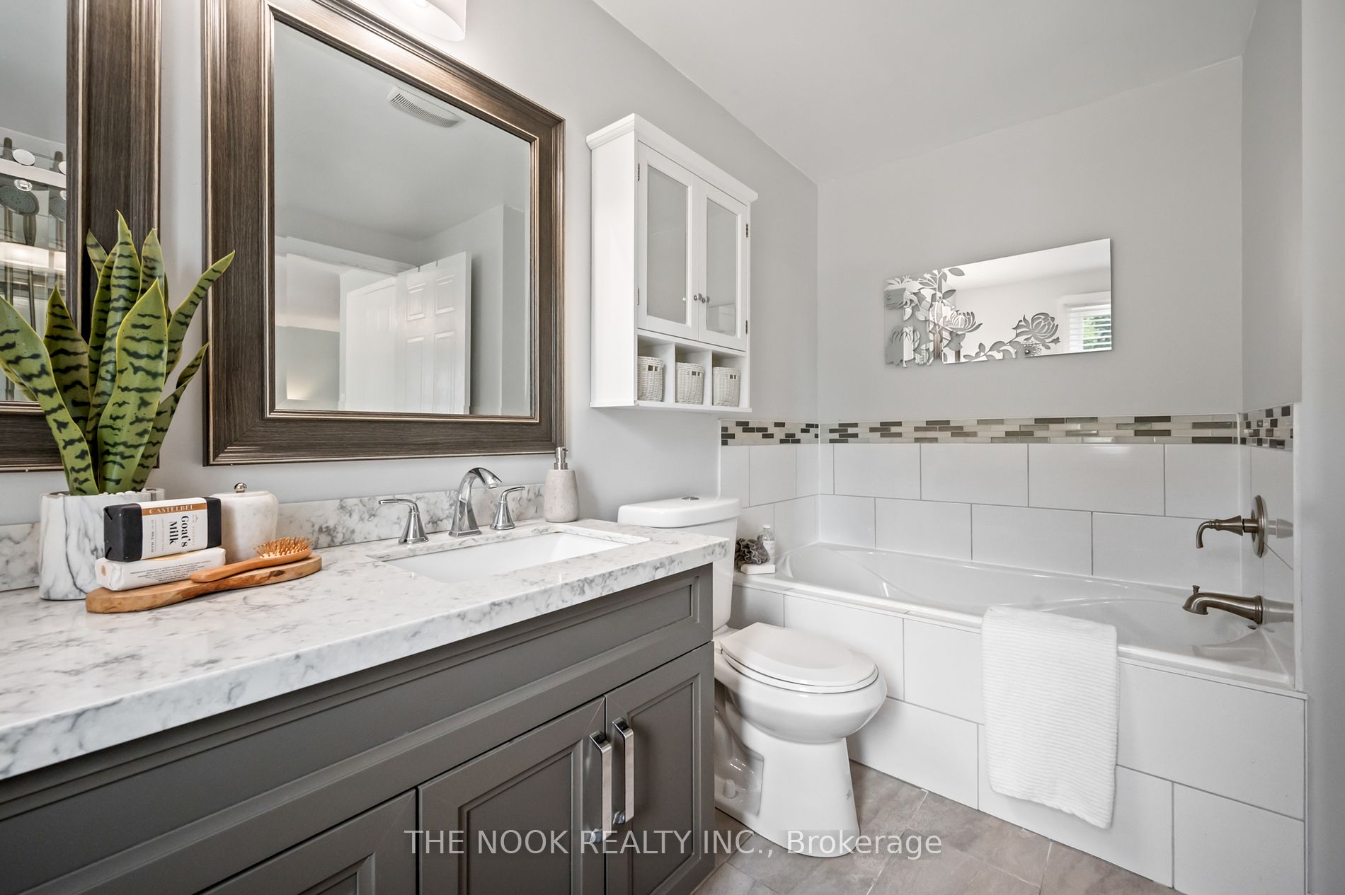 150 Sandringham Dr