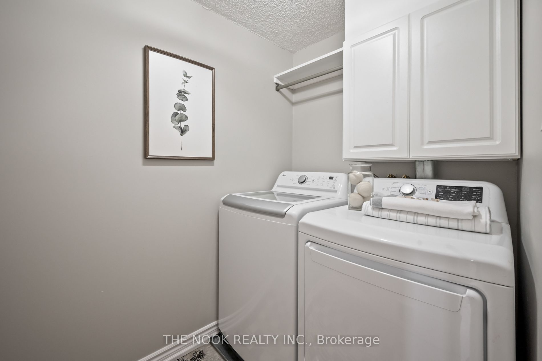 150 Sandringham Dr