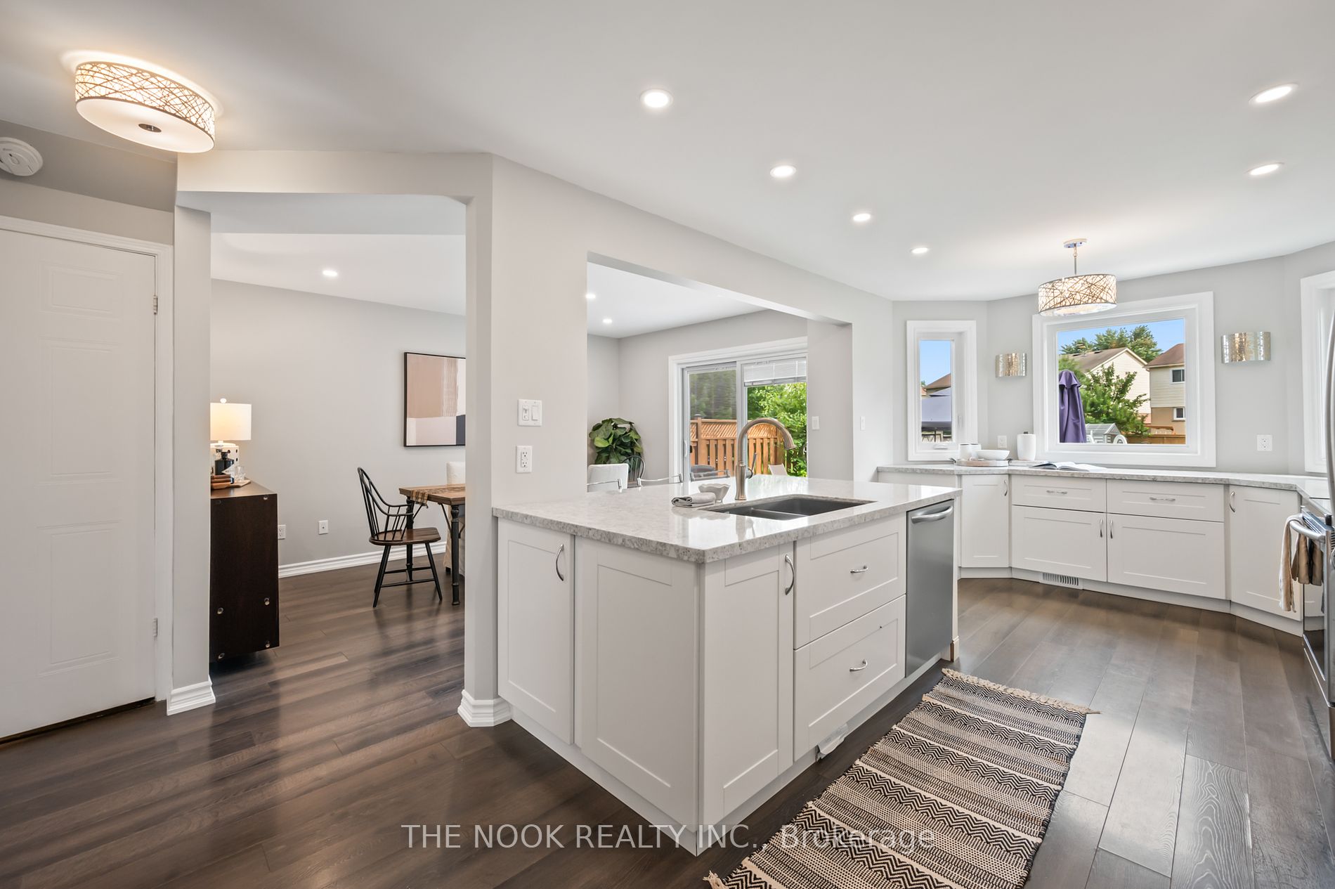 150 Sandringham Dr