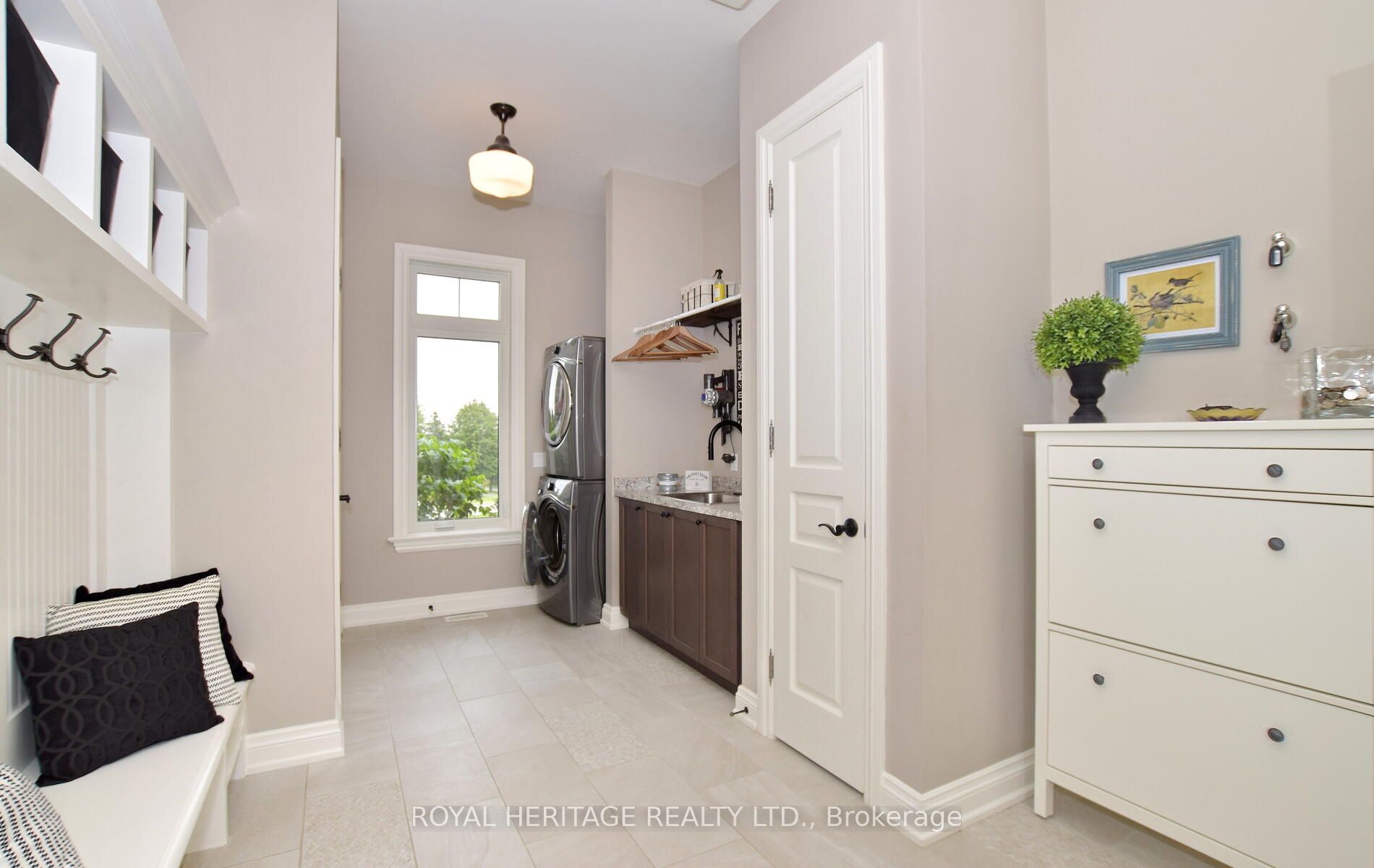 111 Cawkers Cove Rd