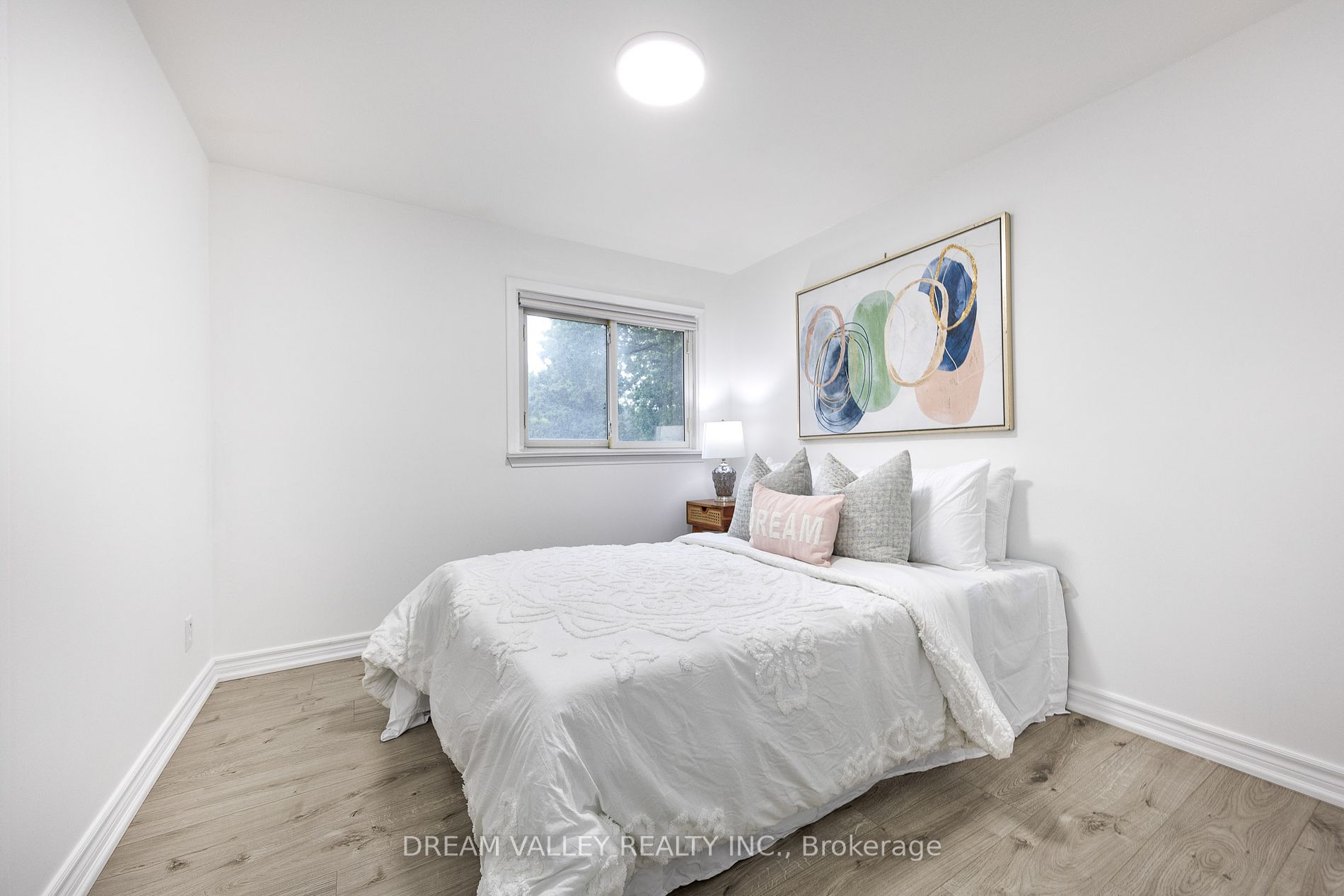 27A St Quentin Ave