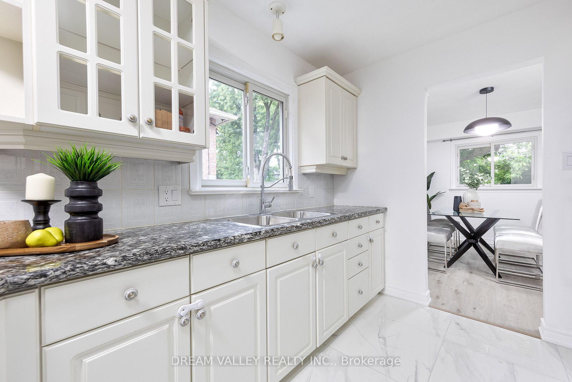 27A St Quentin Ave