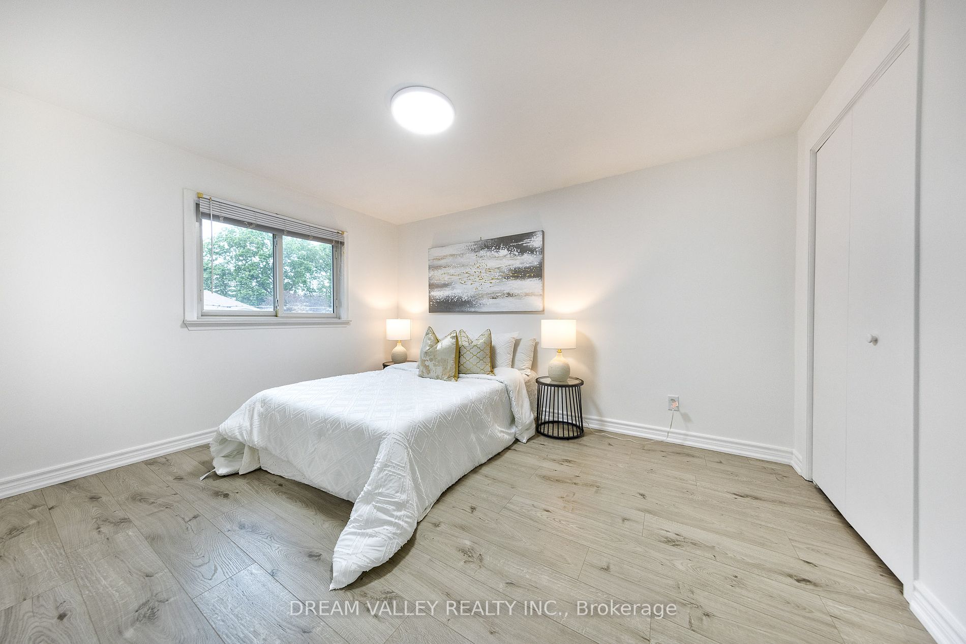 27A St Quentin Ave