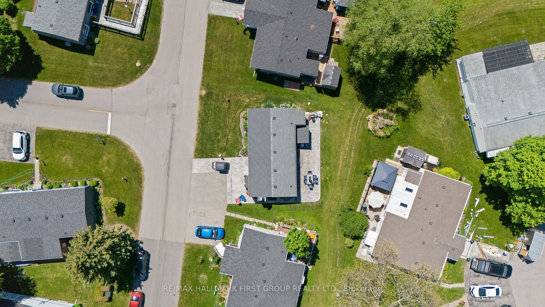 8 Kawartha Rd