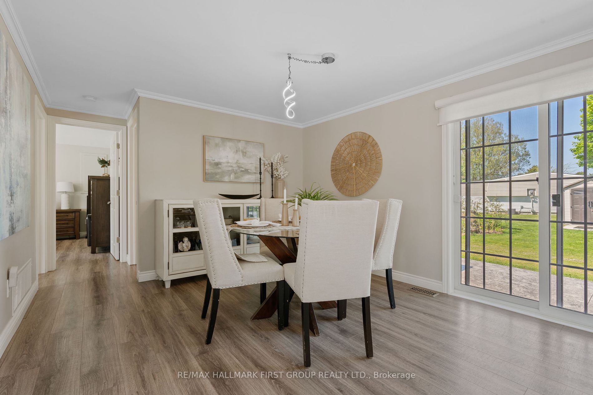 8 Kawartha Rd