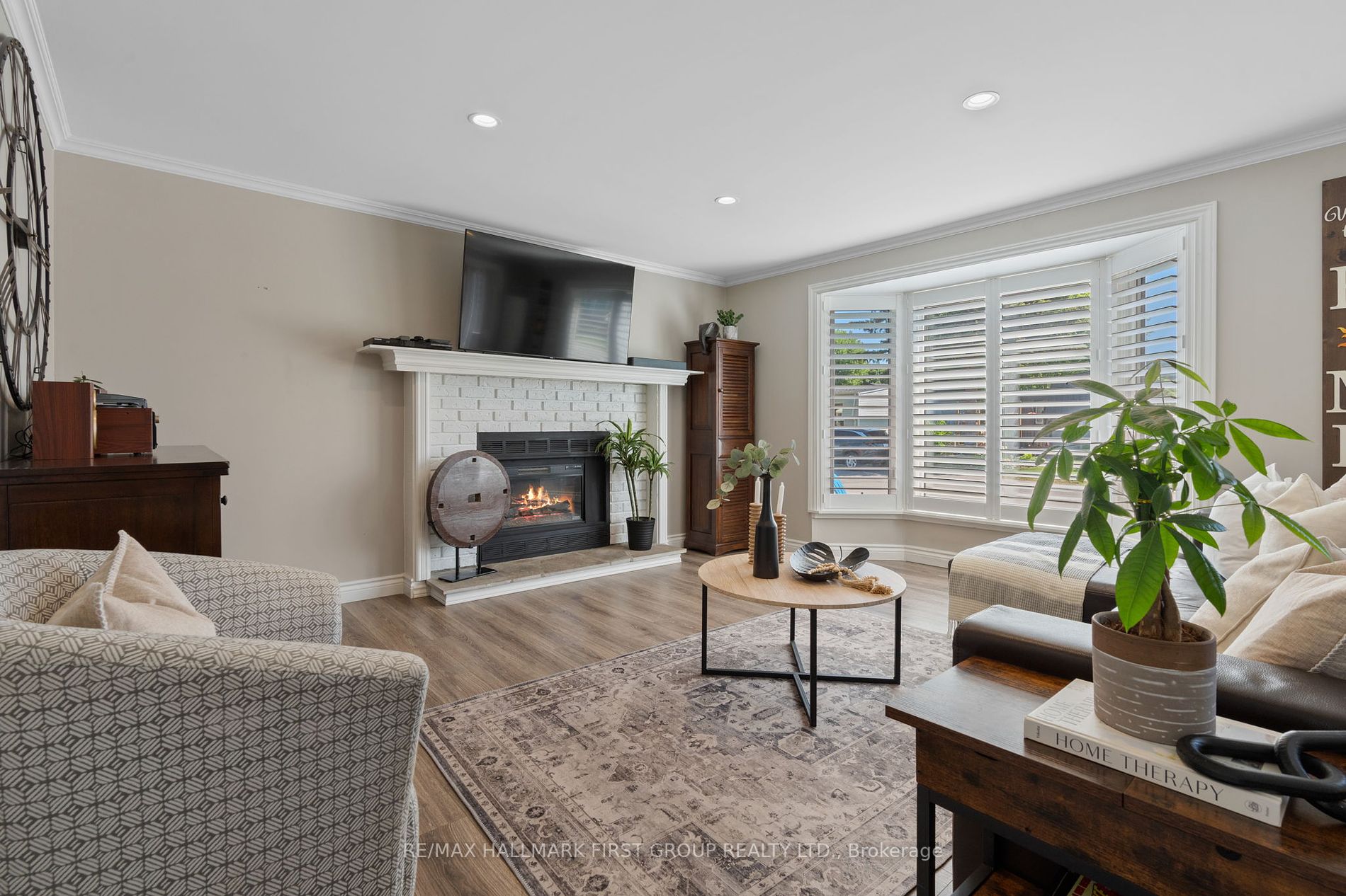 8 Kawartha Rd