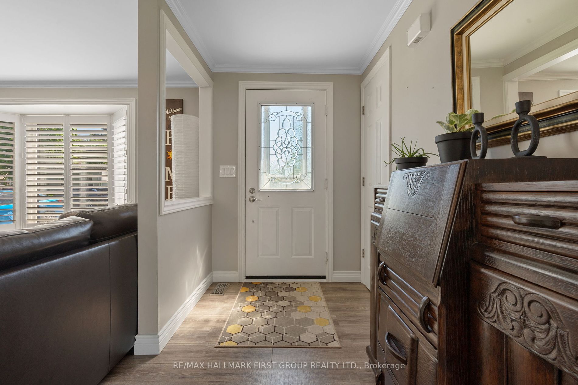 8 Kawartha Rd