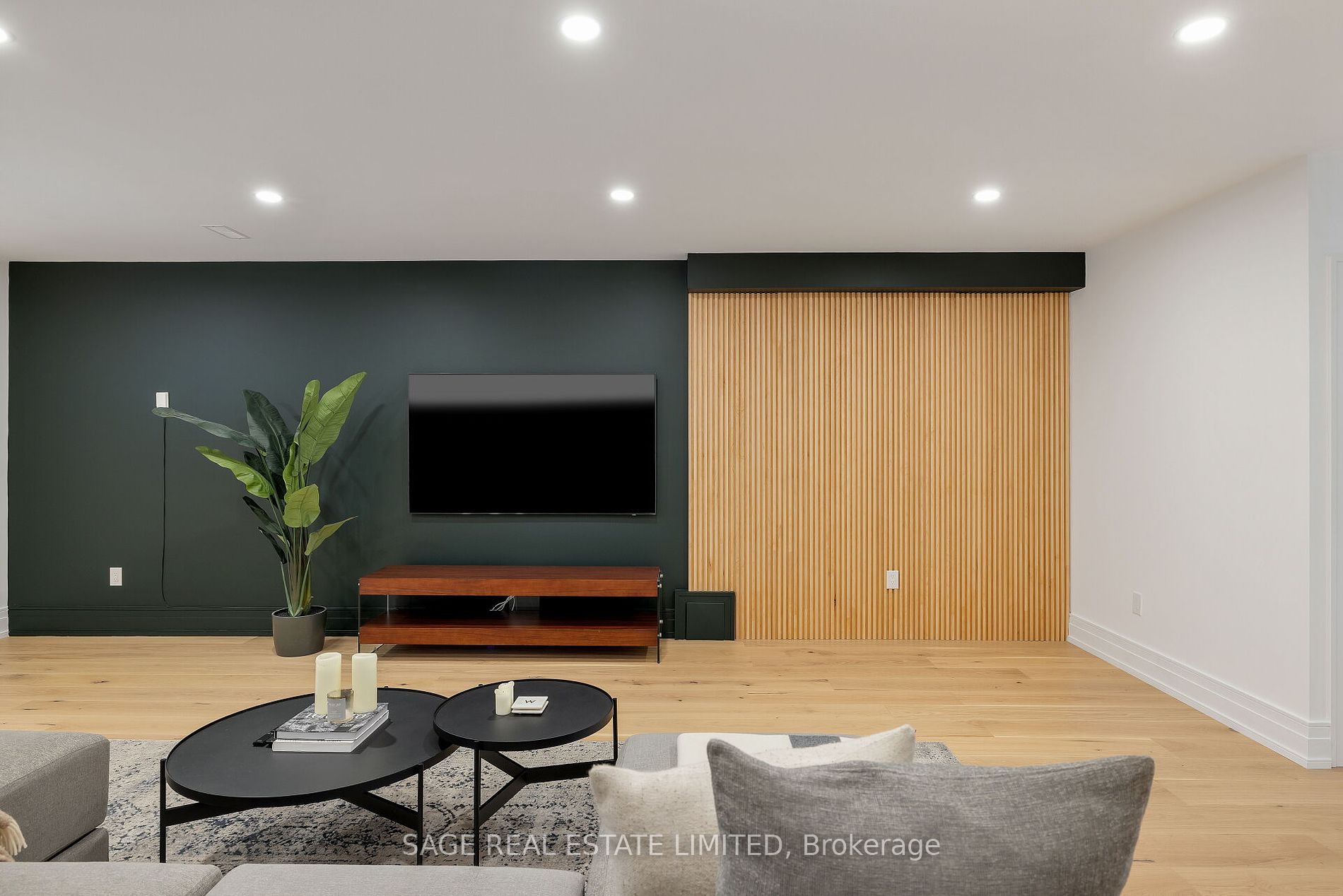 65 Derwyn Road