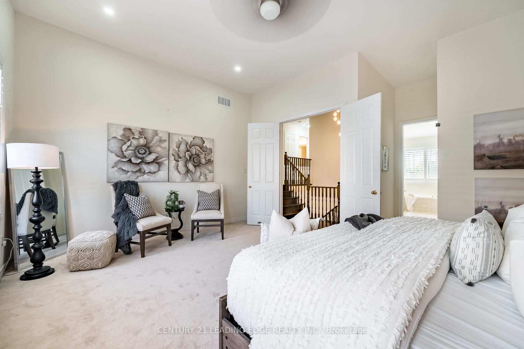 21 Darlet Avenue