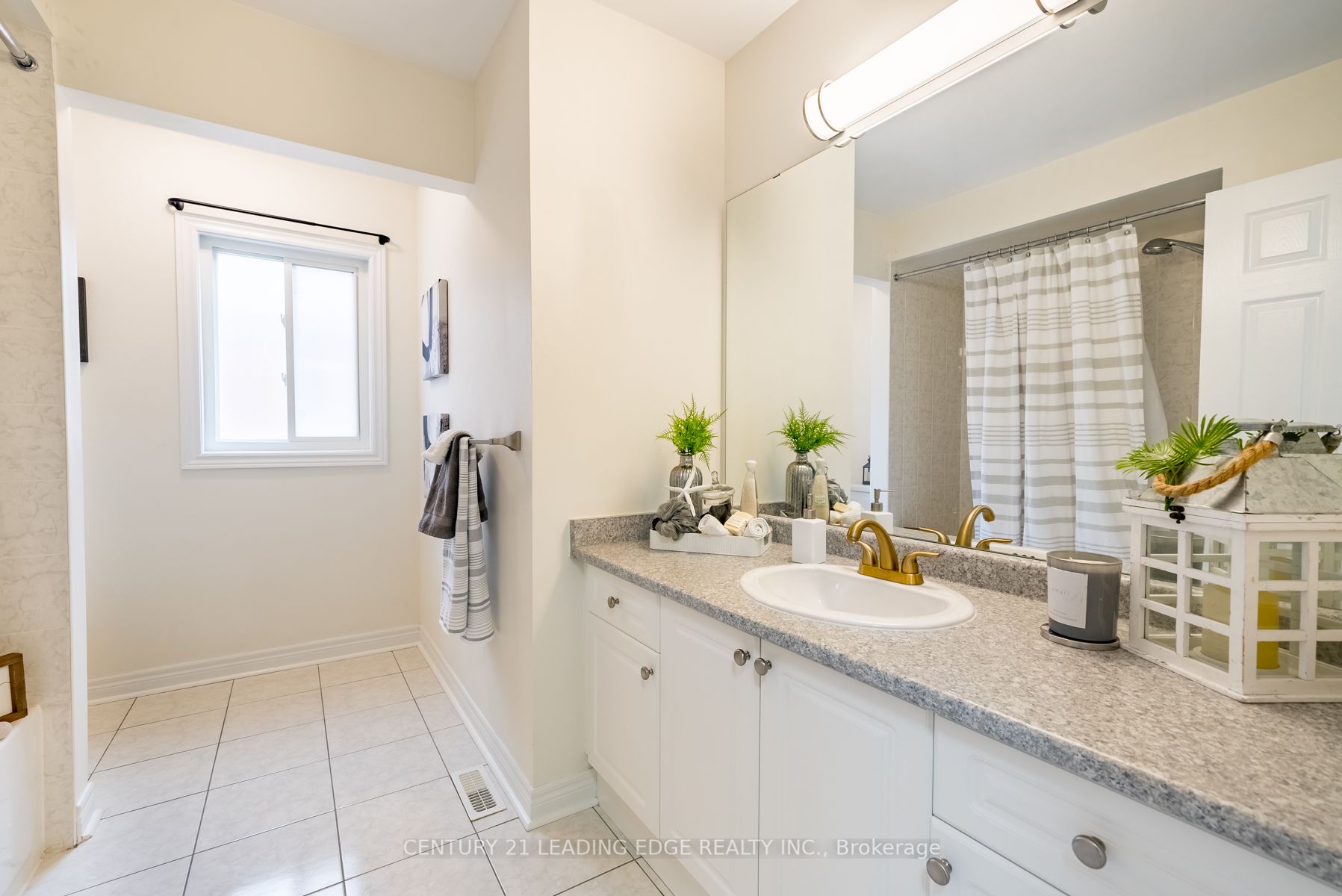 21 Darlet Avenue