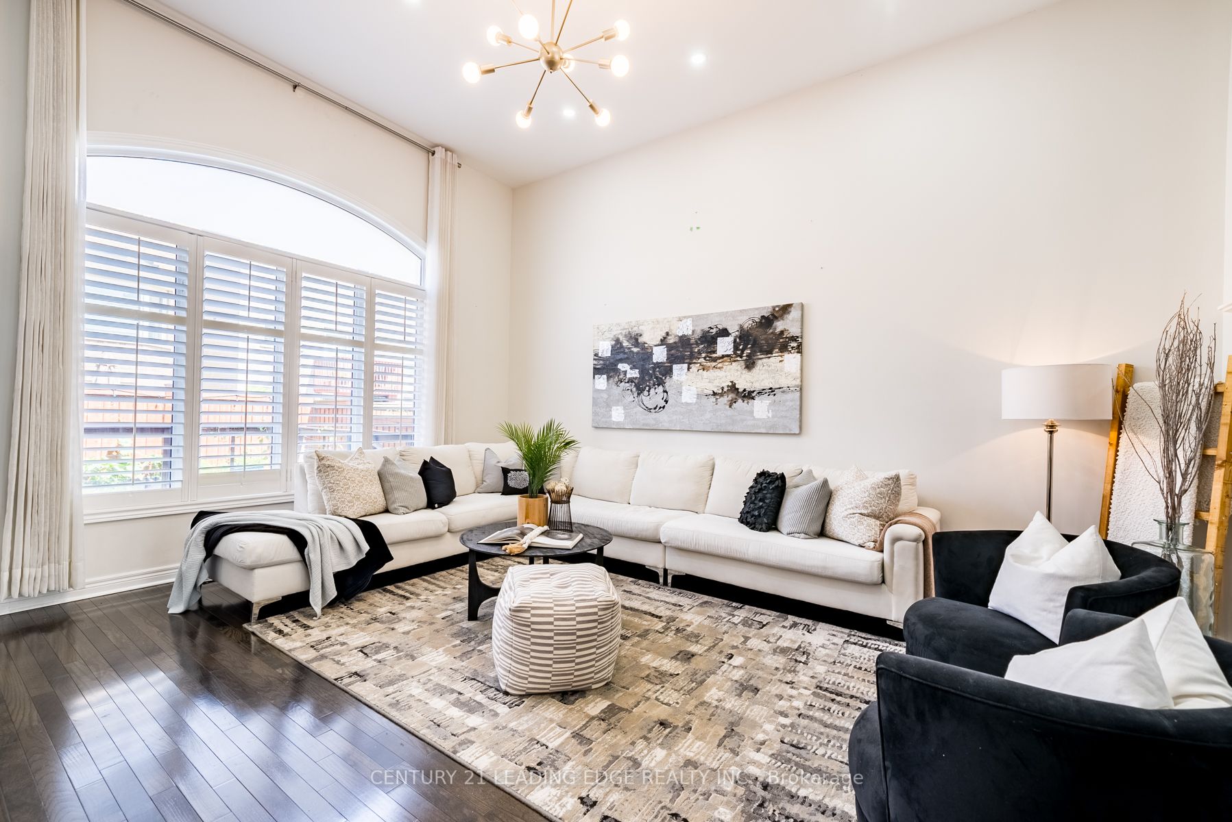 21 Darlet Avenue
