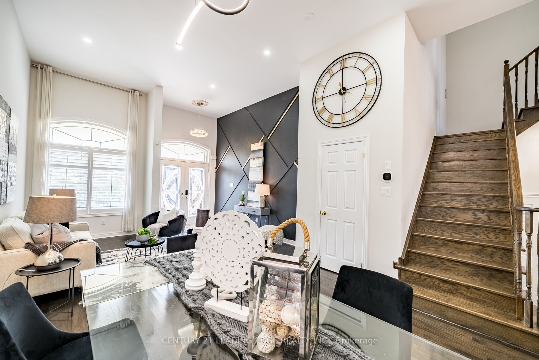 21 Darlet Avenue