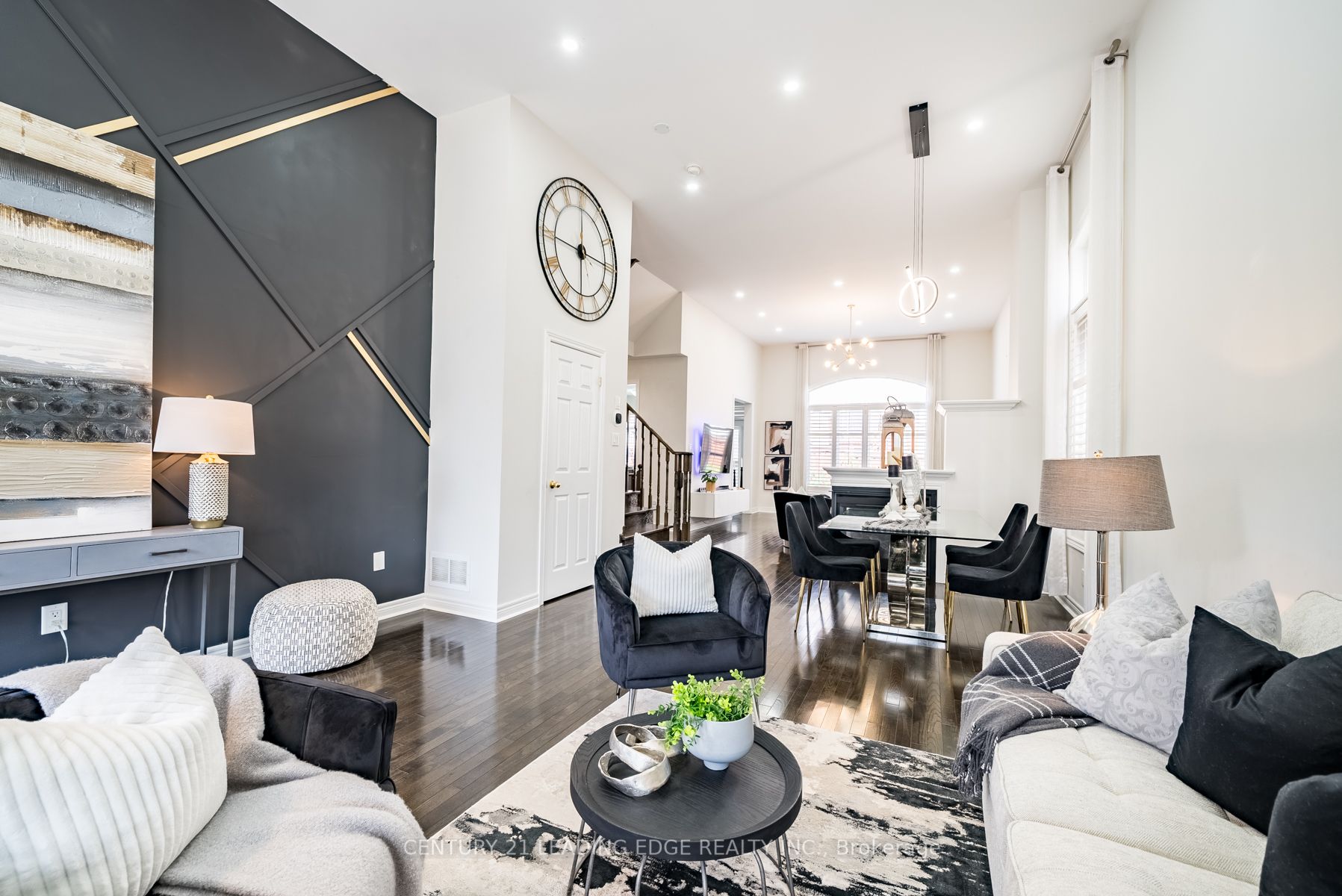 21 Darlet Avenue