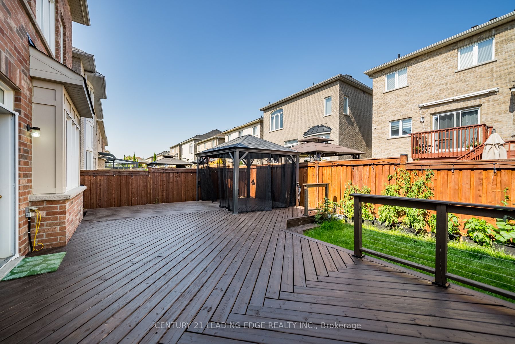 21 Darlet Avenue