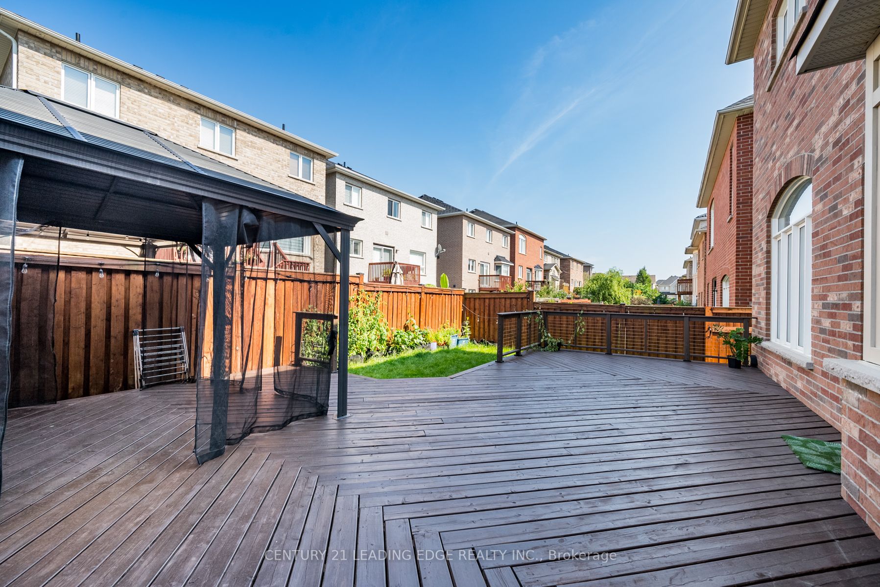 21 Darlet Avenue