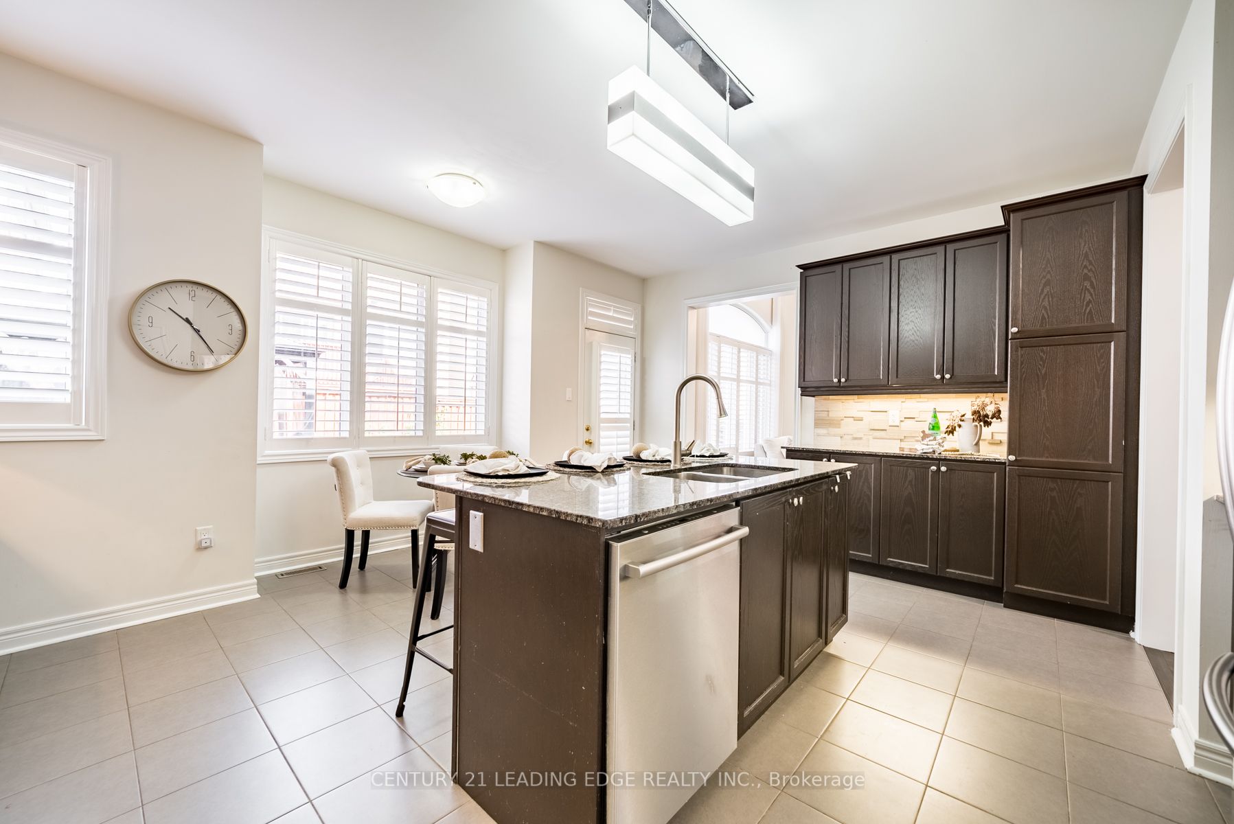 21 Darlet Avenue