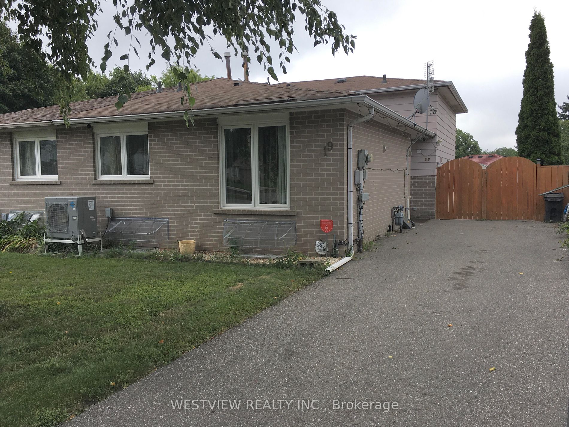 19 Coxworth Crescent