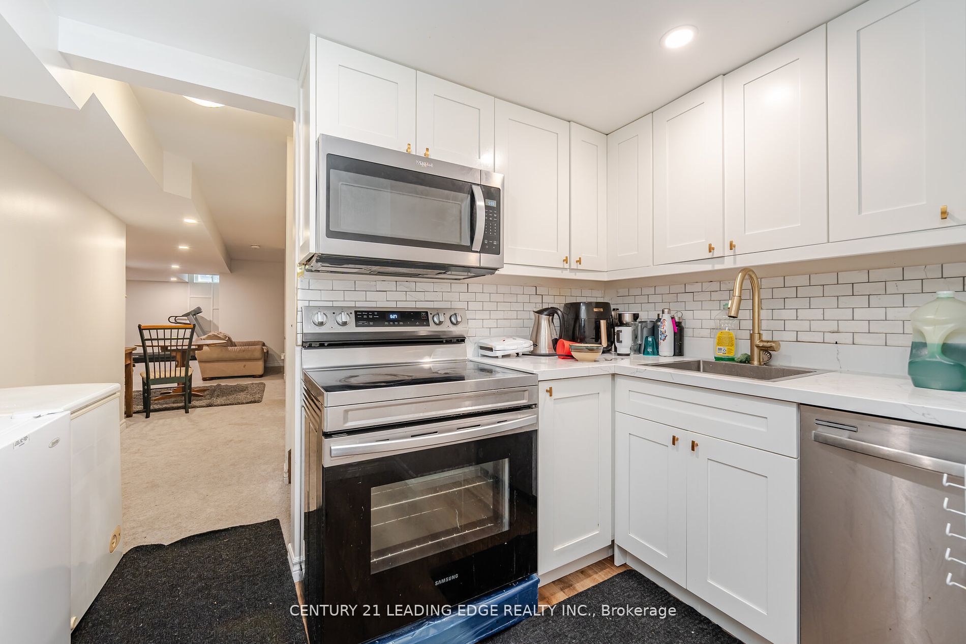 295 Northglen Boulevard