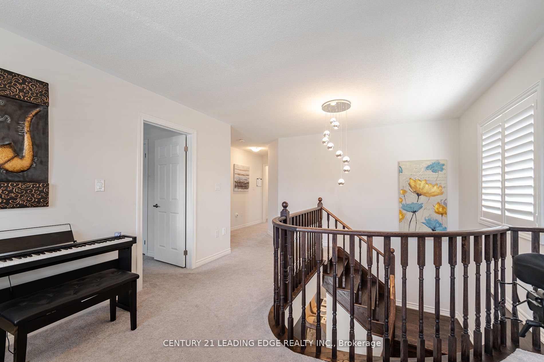 295 Northglen Boulevard