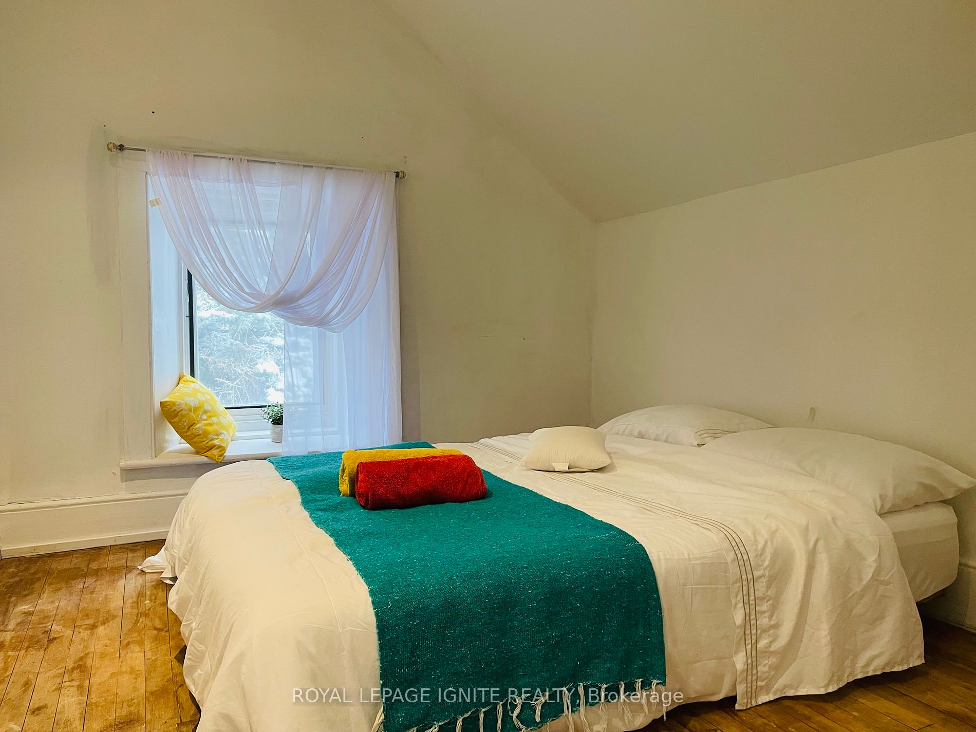 2319 Wildwood Cres