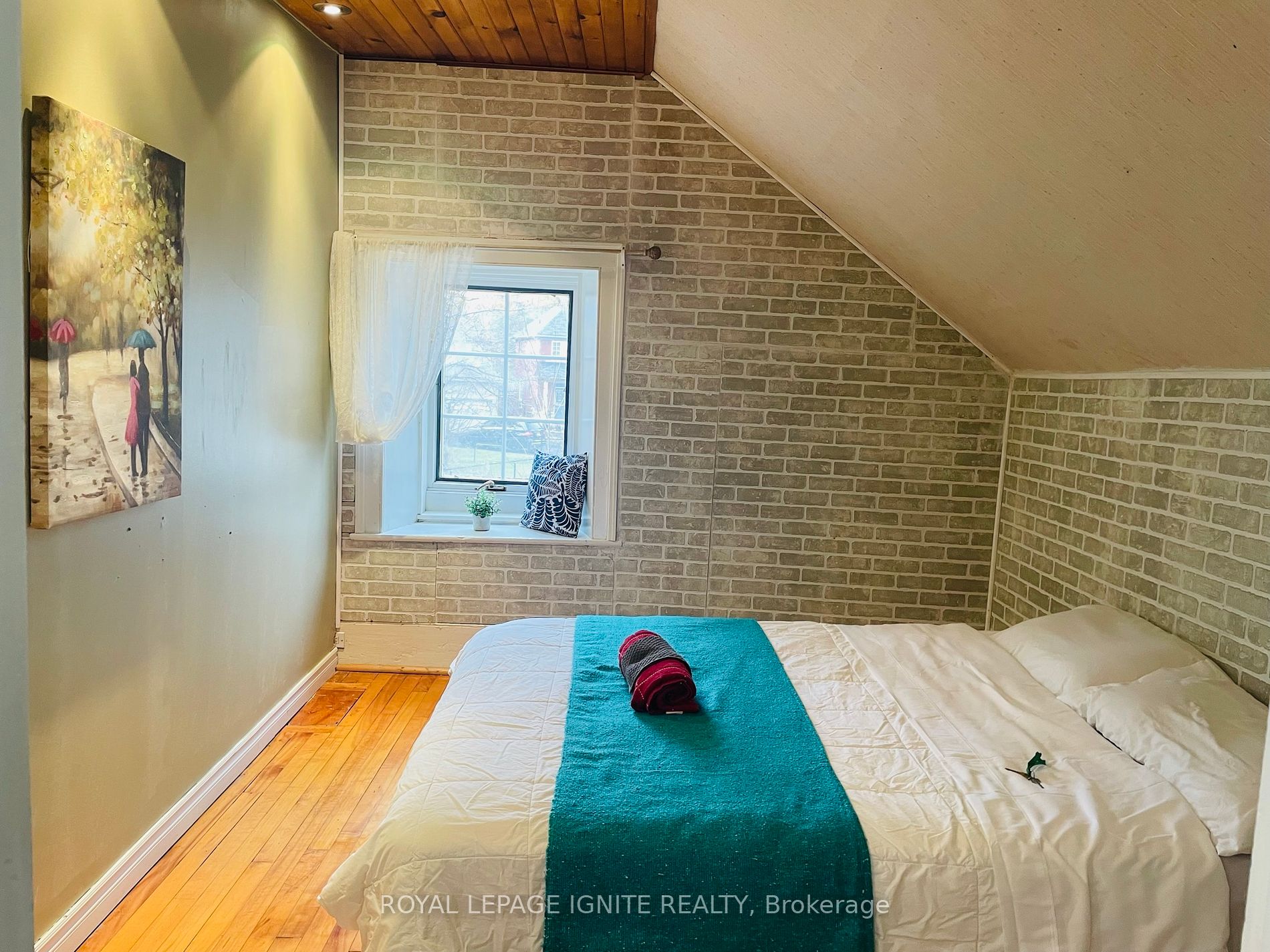 2319 Wildwood Cres