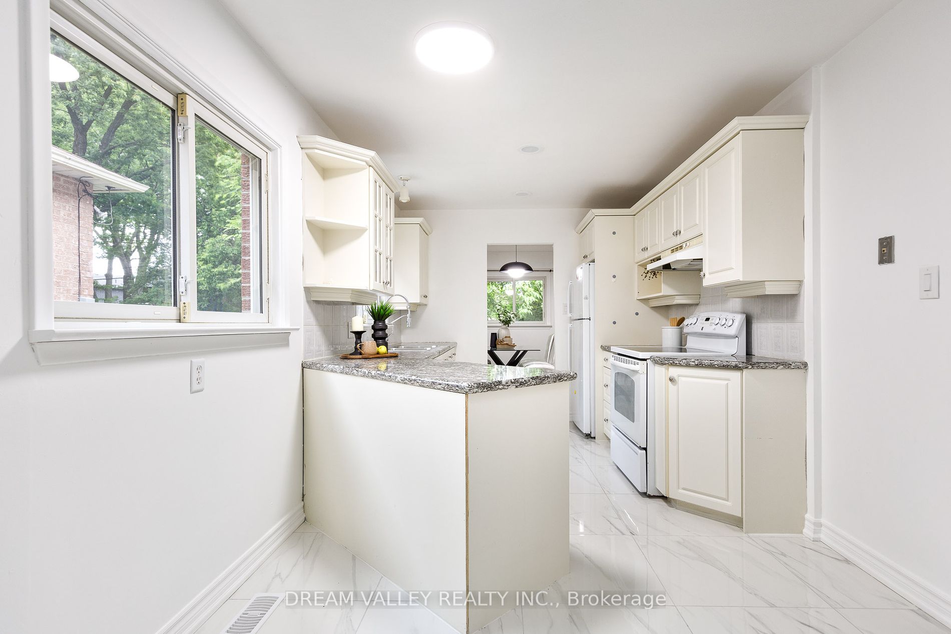 27A St Quentin Ave