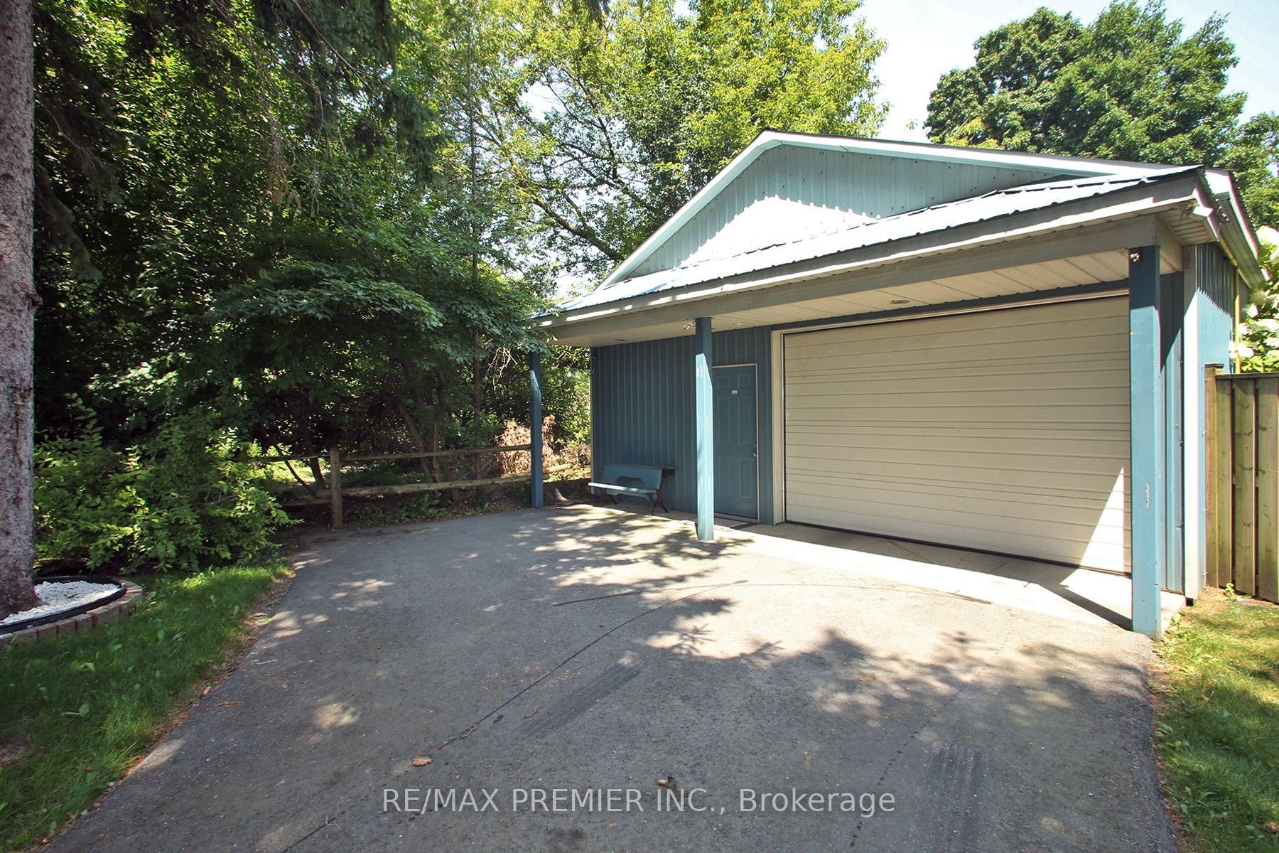 995 Cedar Street