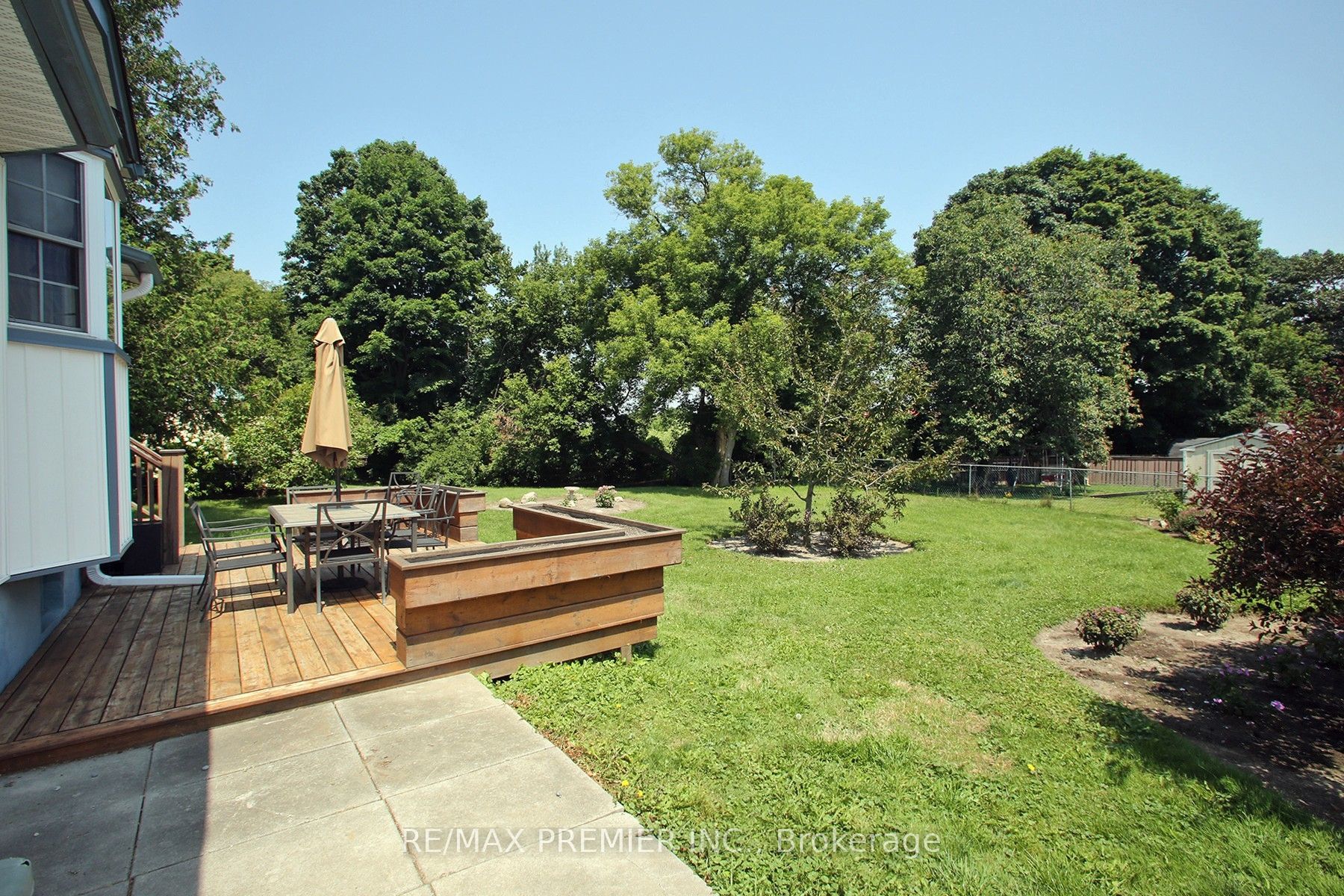 995 Cedar Street
