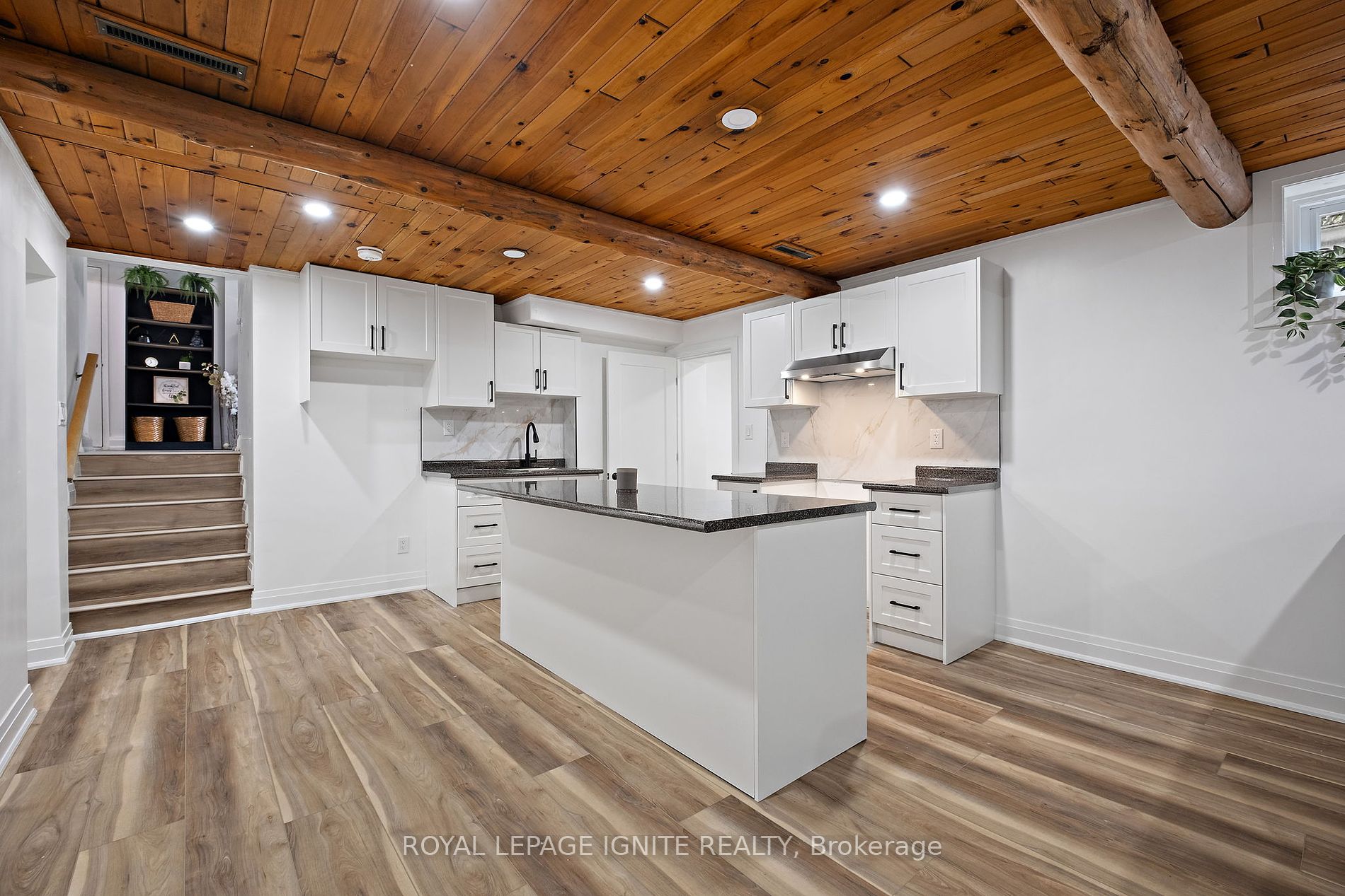 180 Glenwood Crescent